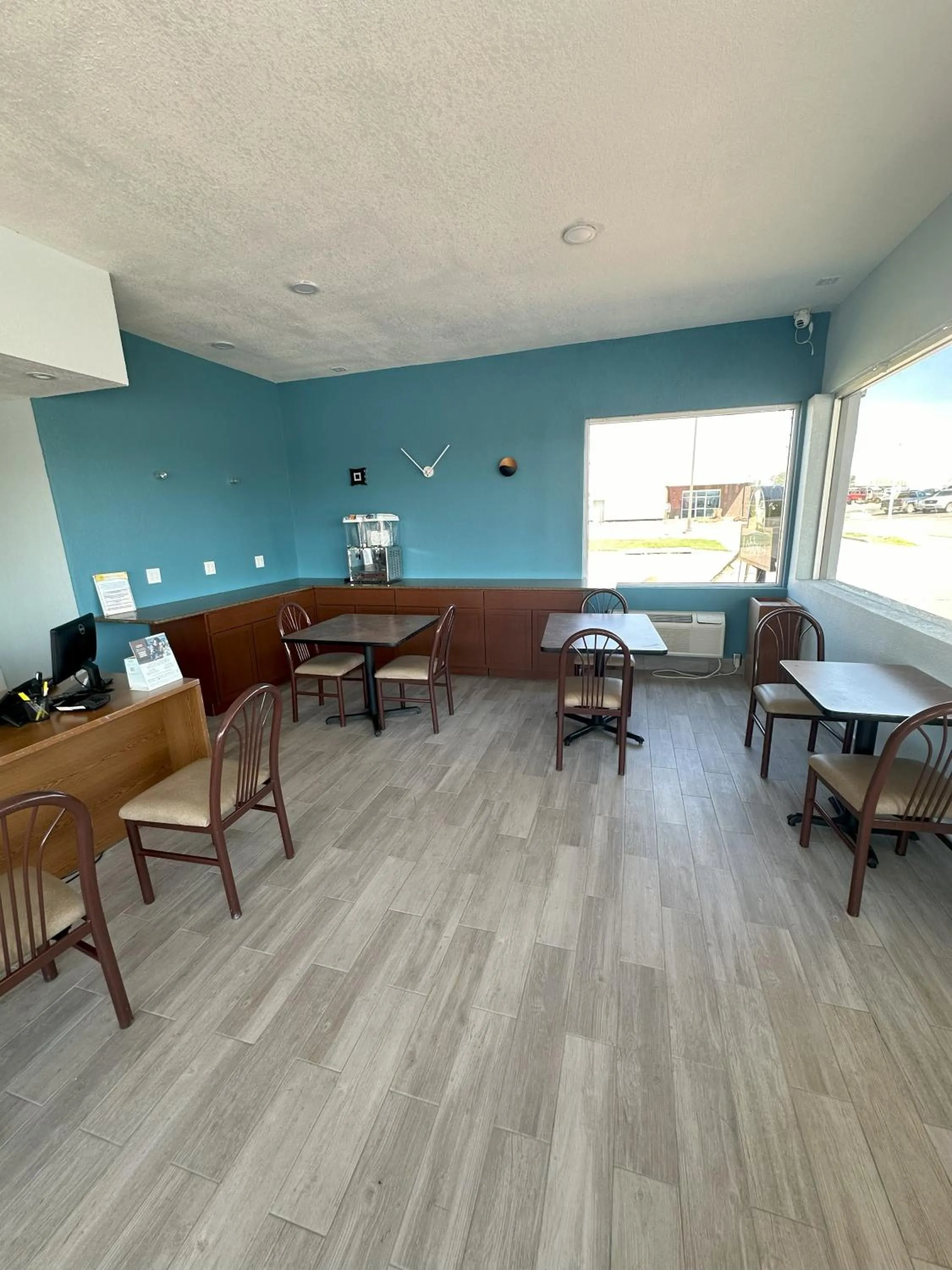 Breakfast in Days Inn by Wyndham Salina South