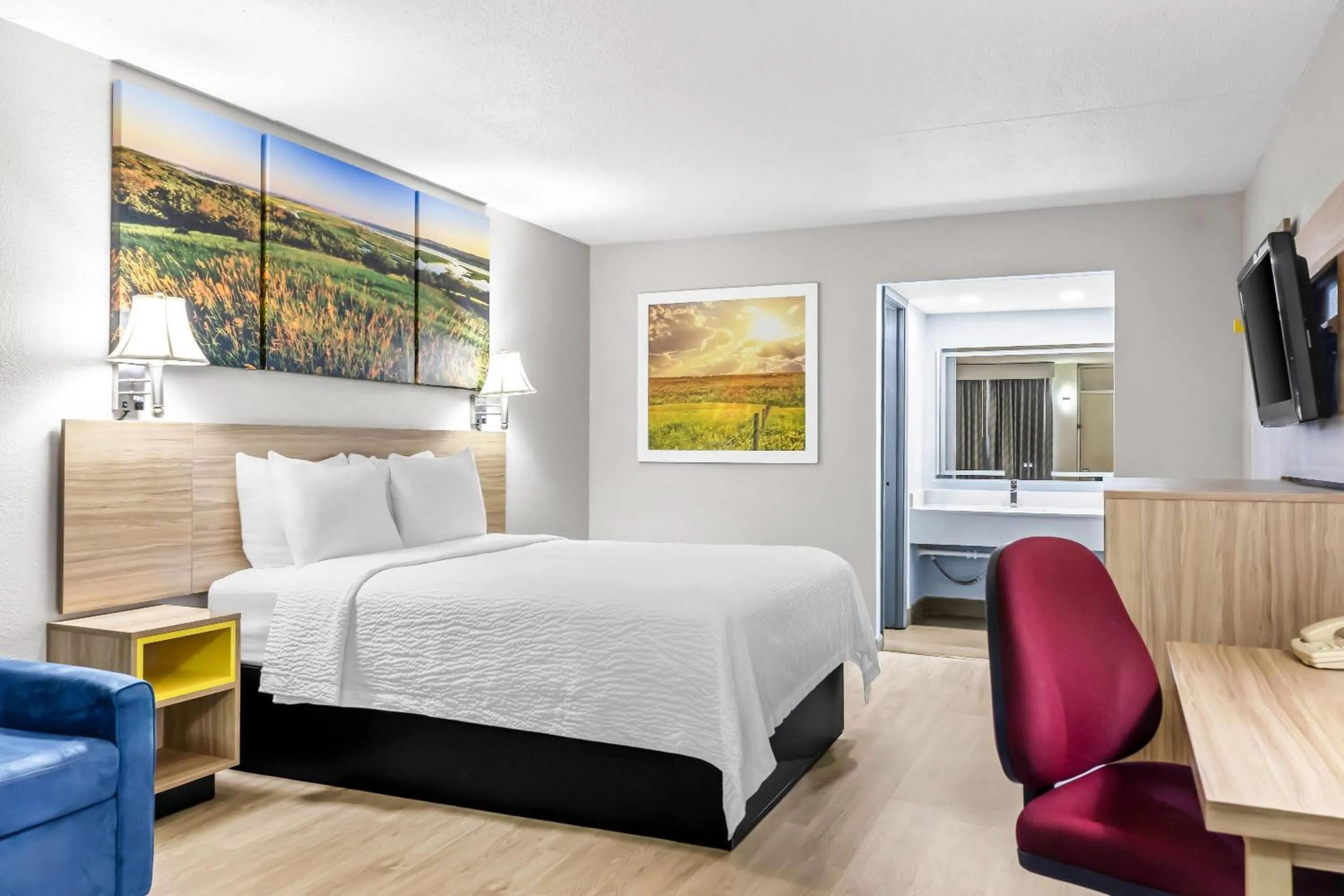 Bed in Days Inn by Wyndham Salina South