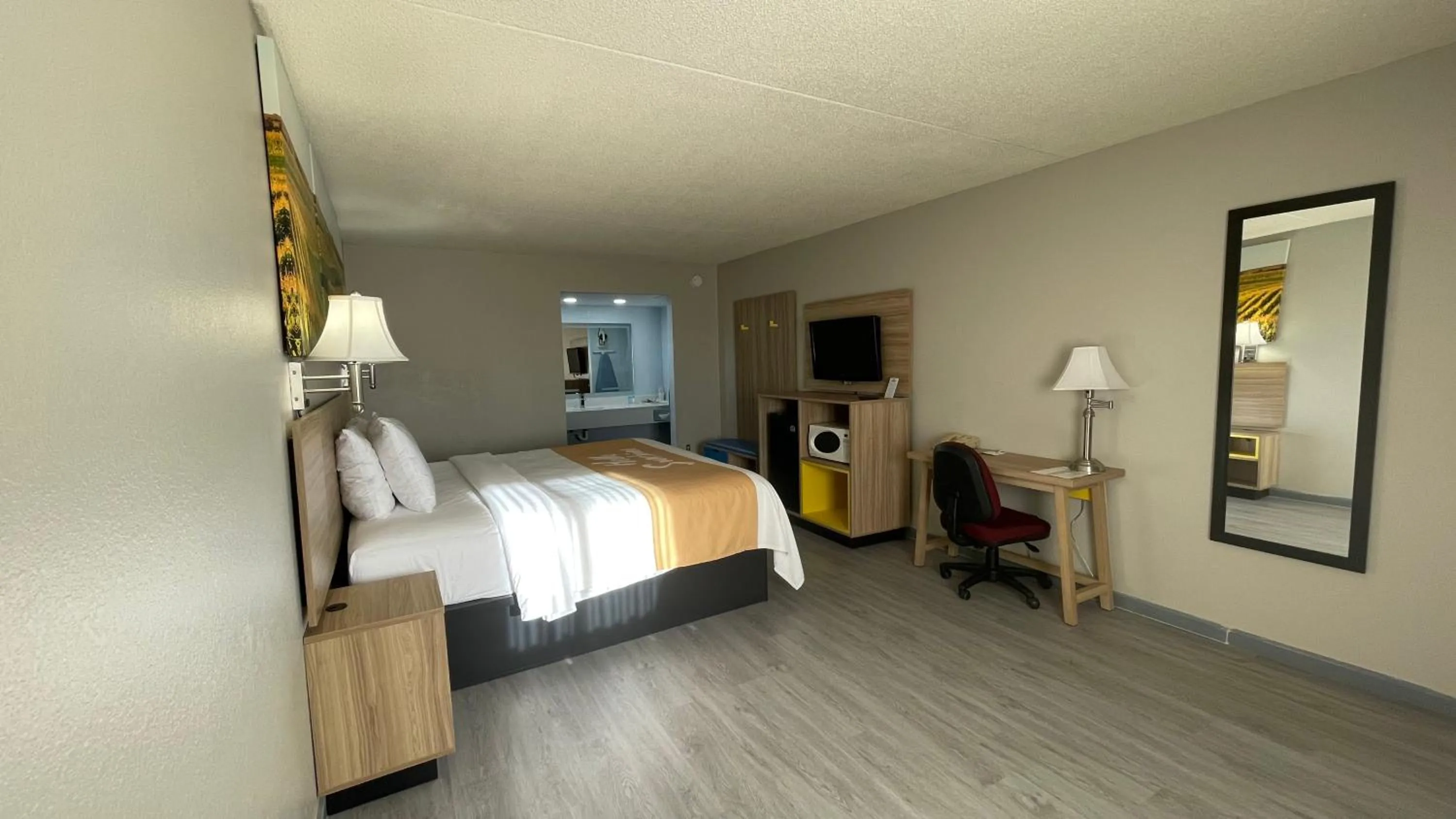 Bedroom, Bed in Days Inn by Wyndham Salina South