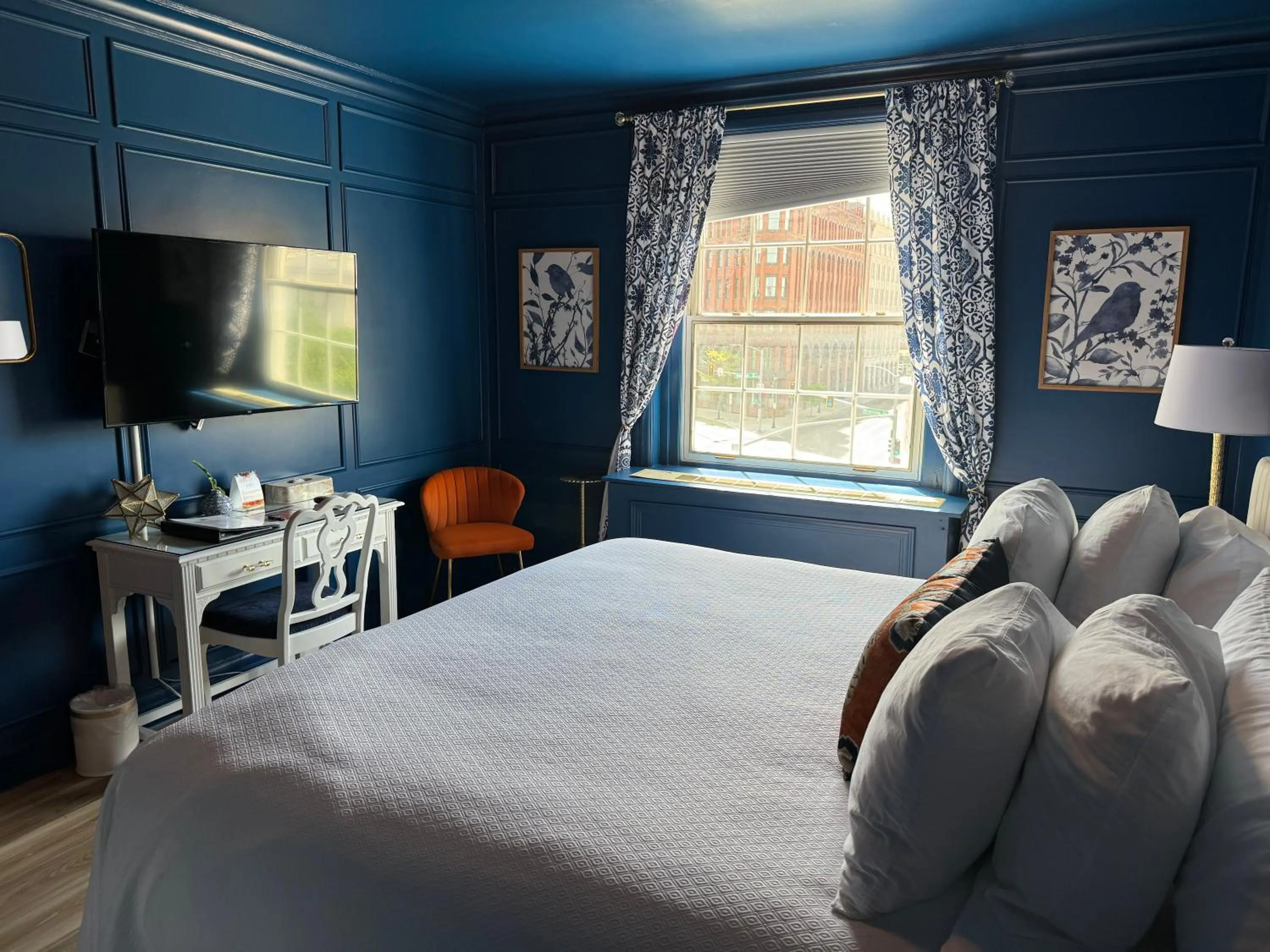 Bed in Spokane Club Hotel