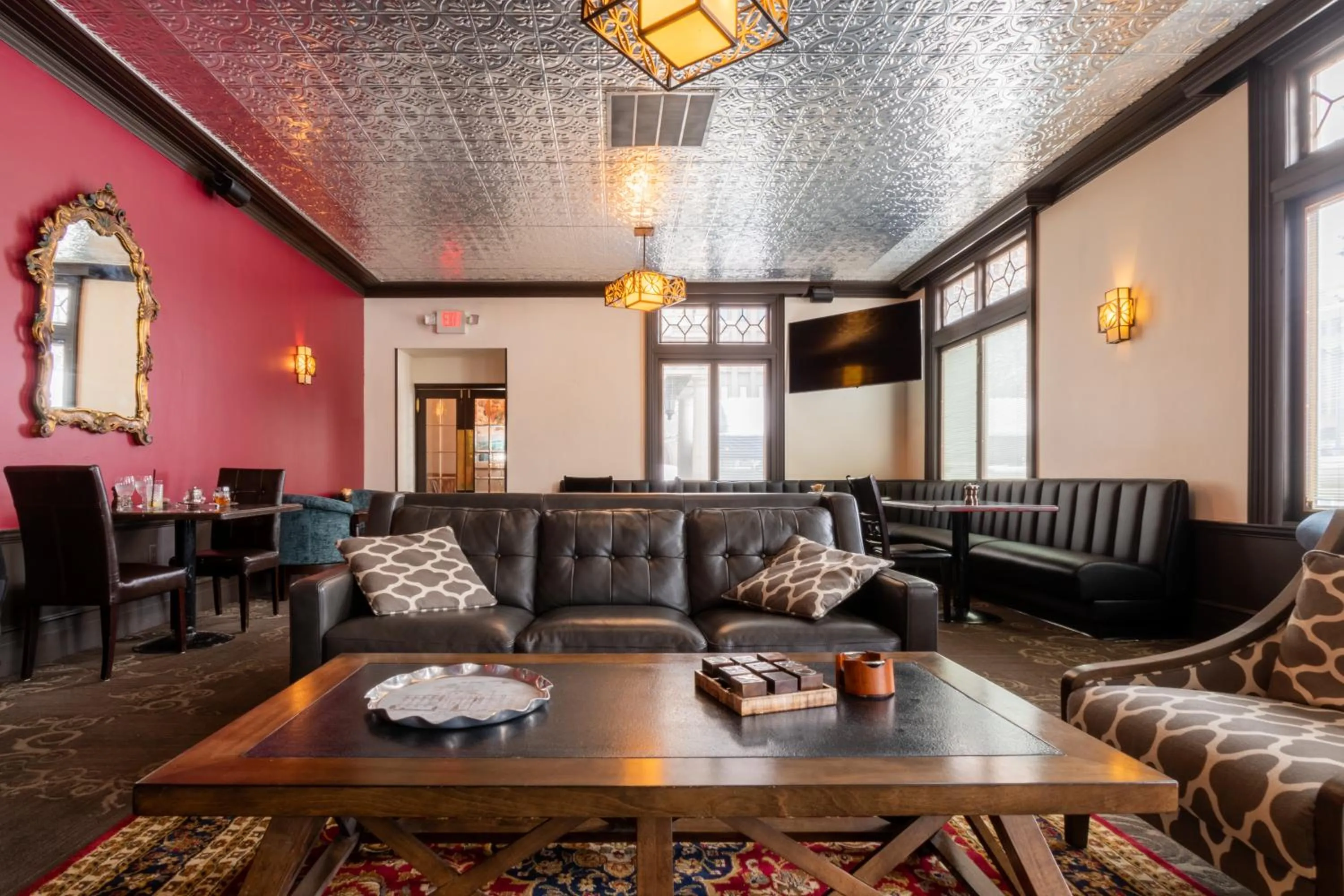 Restaurant/places to eat in Spokane Club Hotel