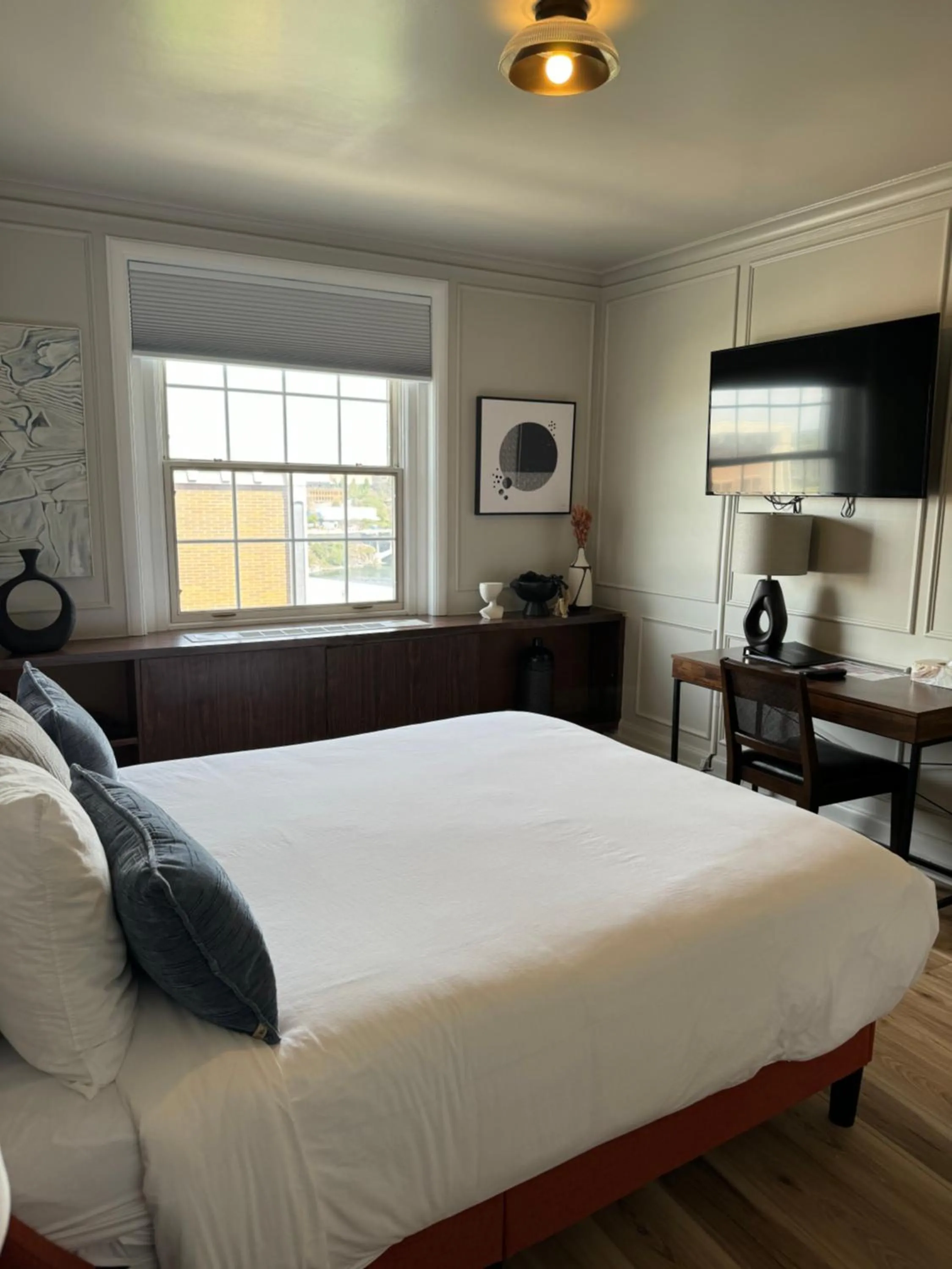 Bed in Spokane Club Hotel