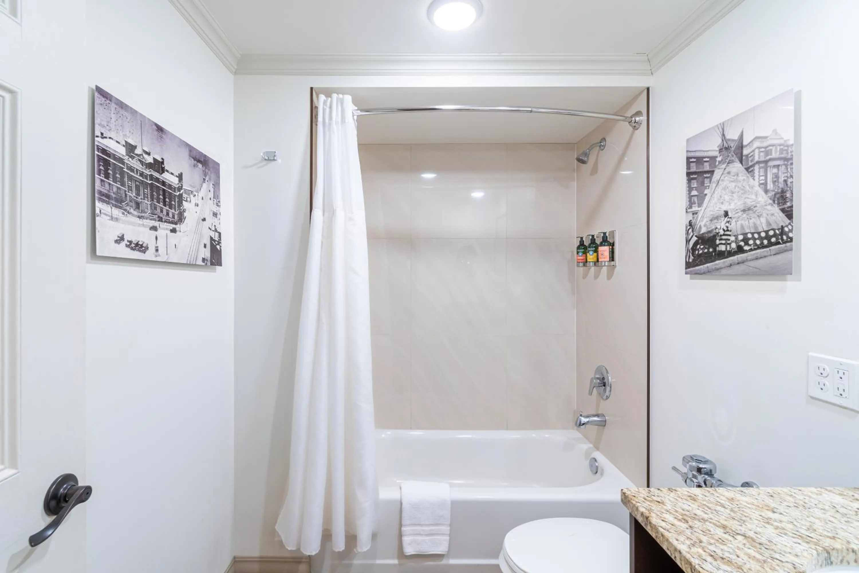 Shower in Spokane Club Hotel