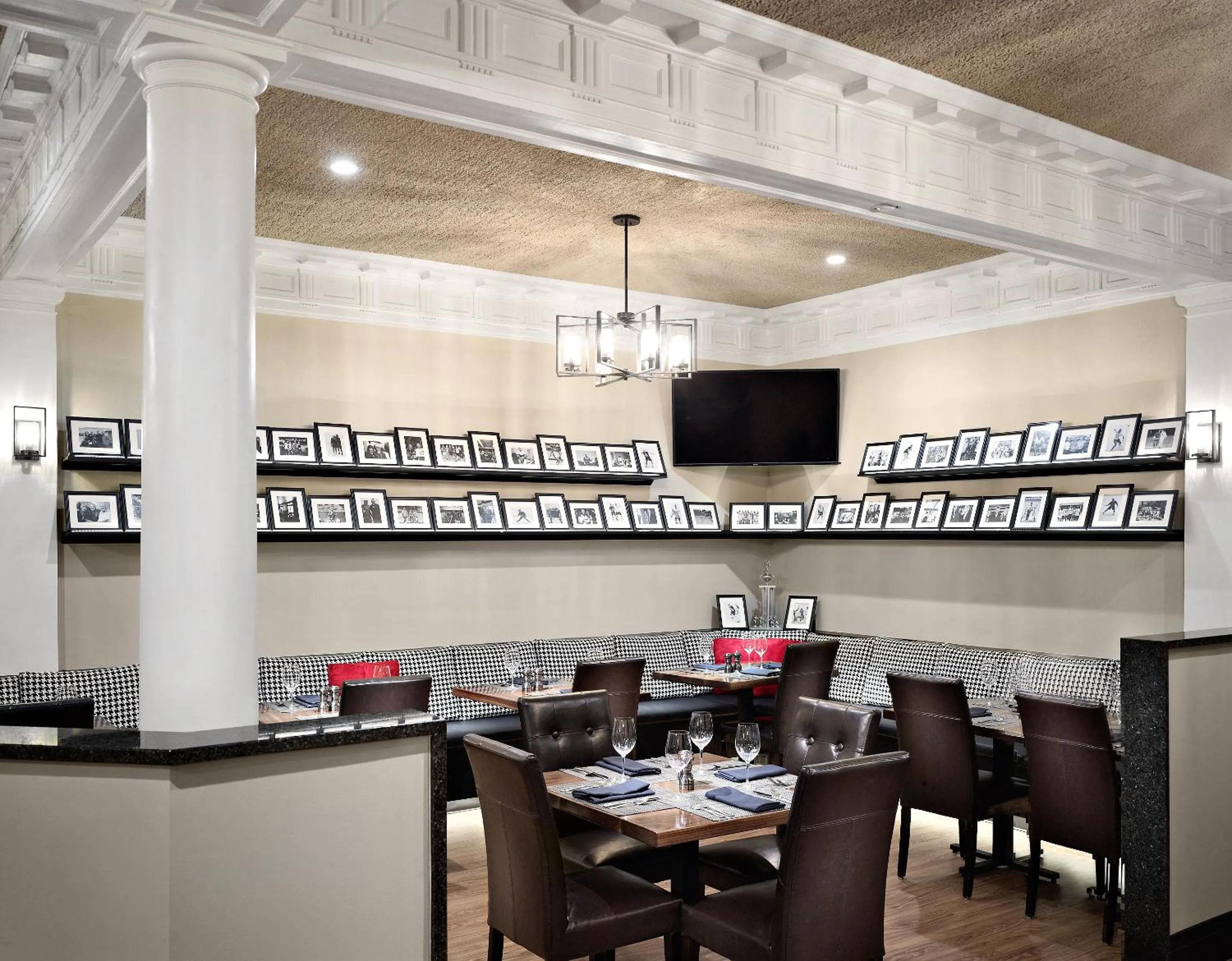 Restaurant/places to eat in Spokane Club Hotel