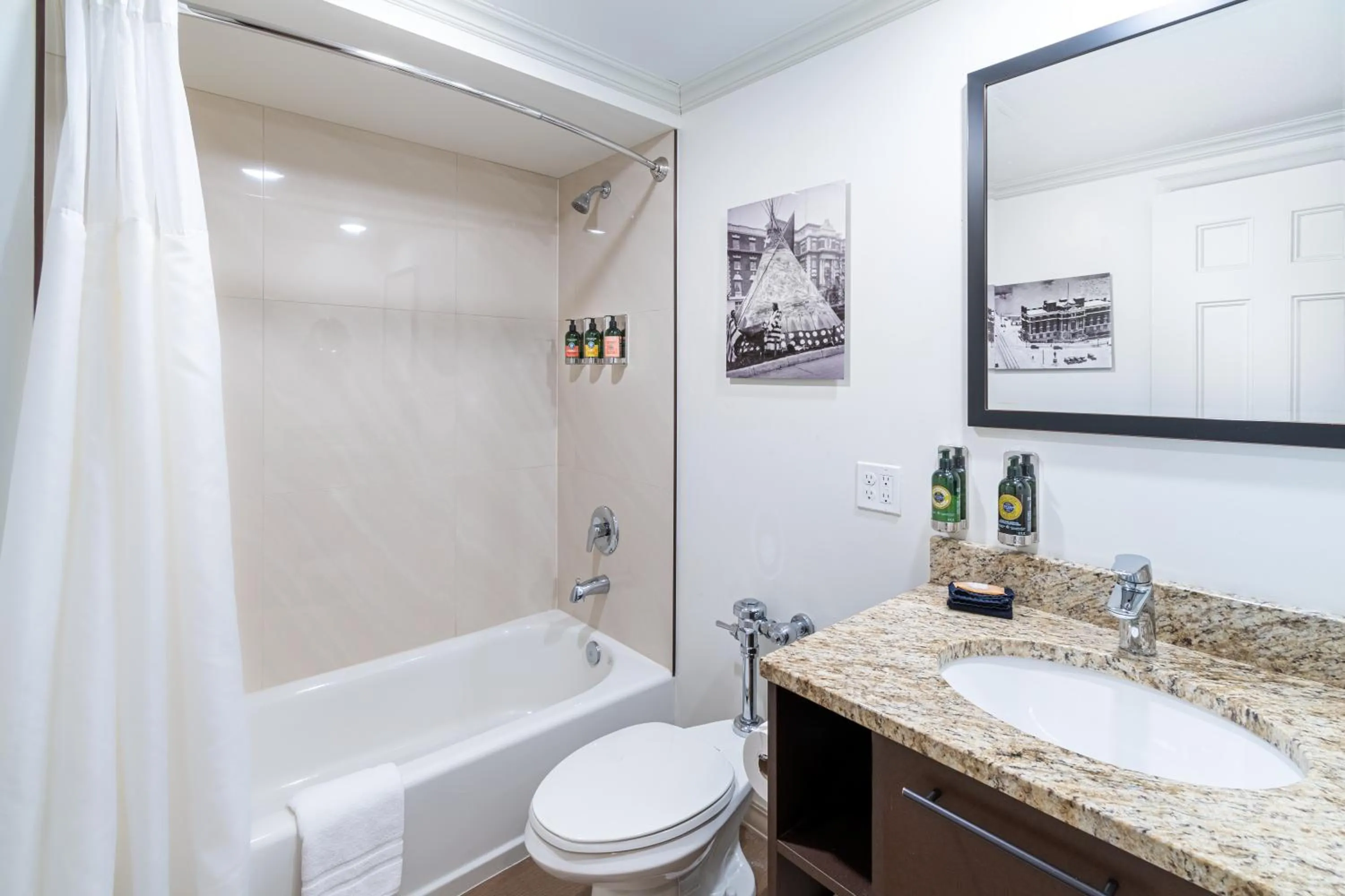 Shower in Spokane Club Hotel