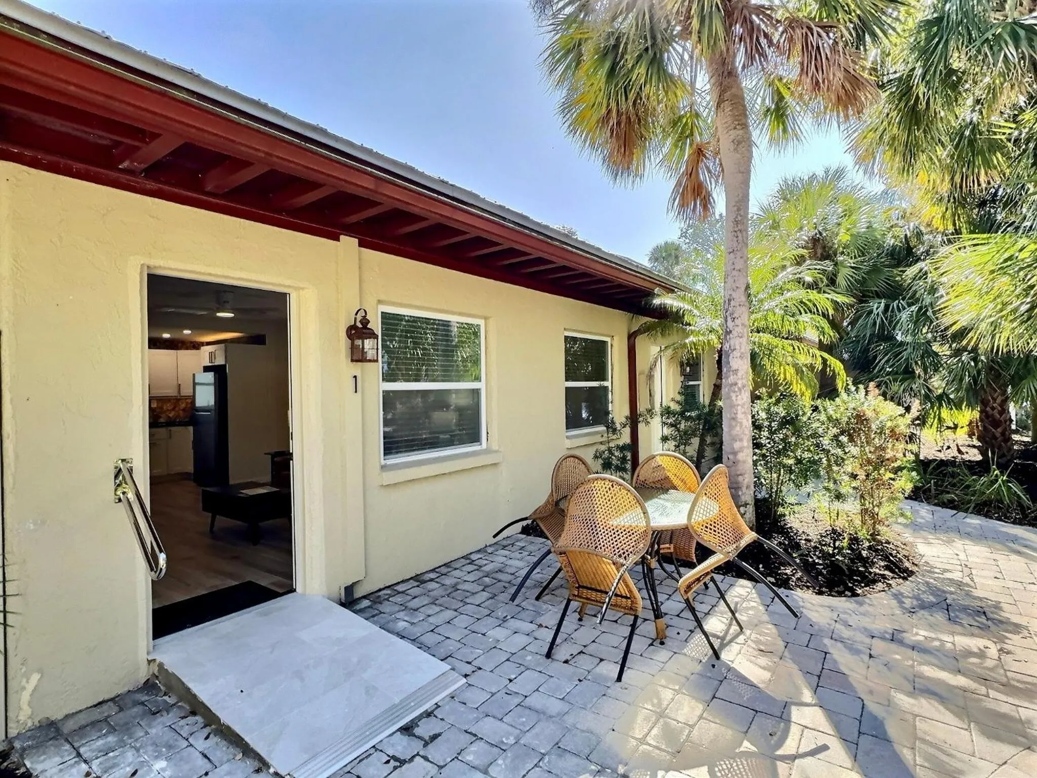 Patio in Siesta Heron Suites & Villas