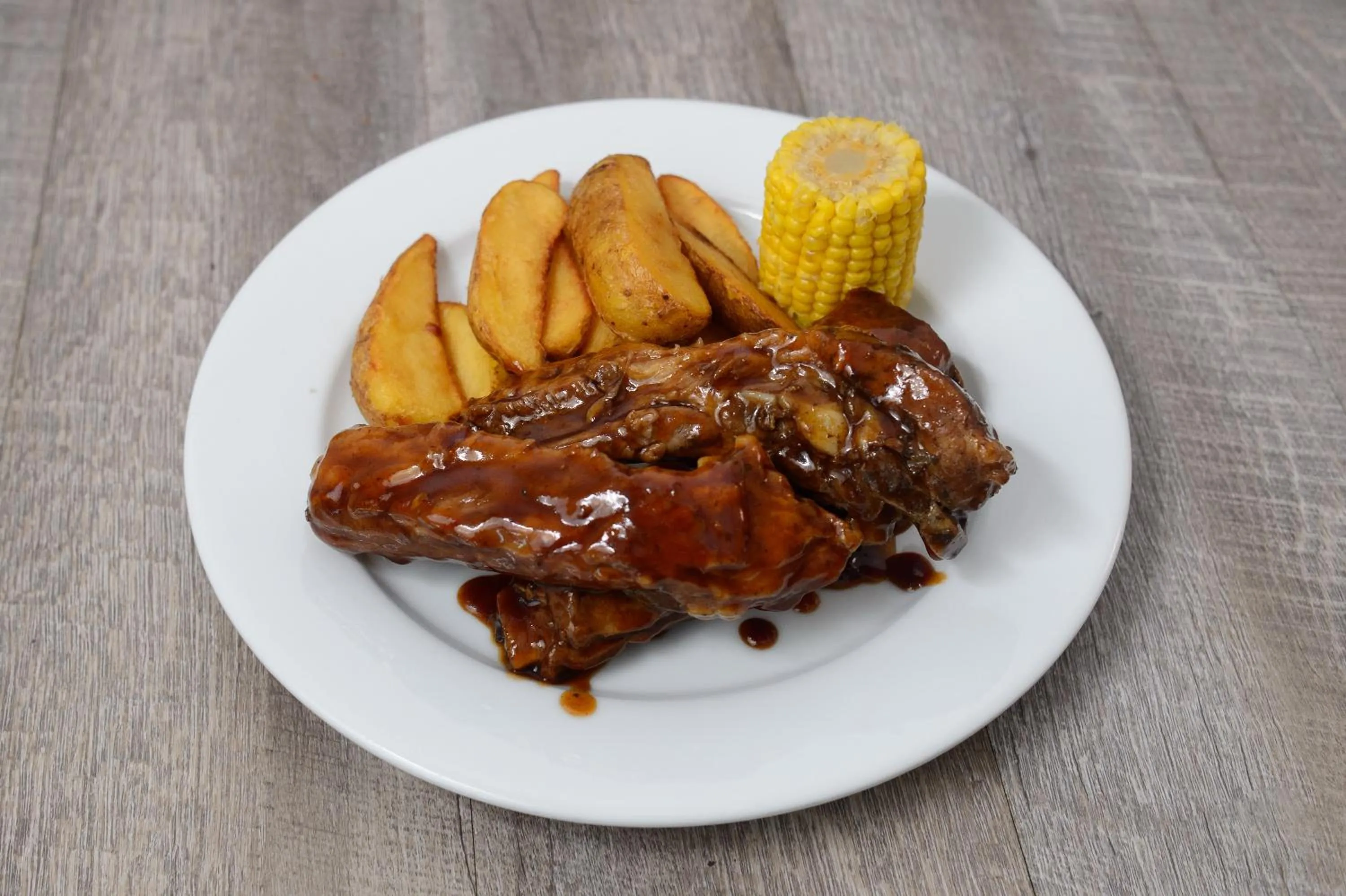 Food and drinks in Marina Hotel at Shelter Bay