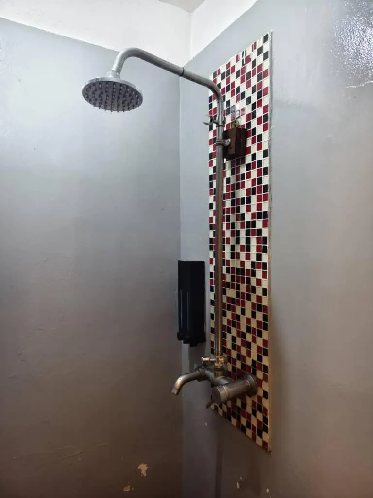 Shower in Red Inn Court