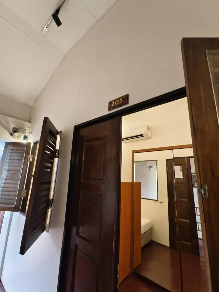 Bed in Red Inn Court