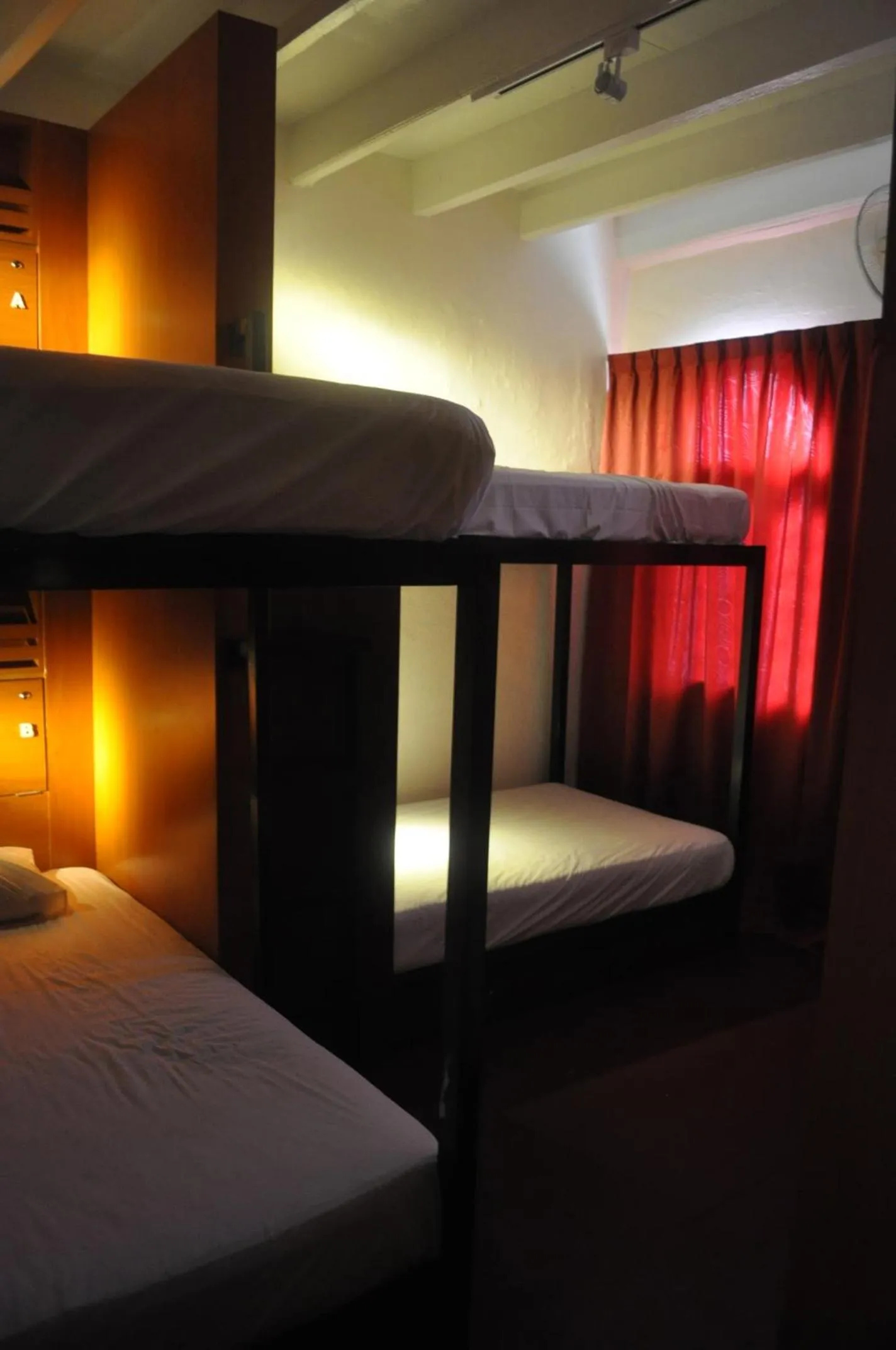 Bed in Red Inn Court