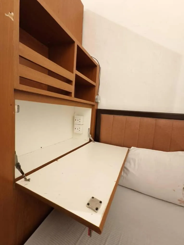 Bed in Red Inn Court