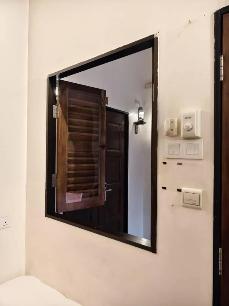 Bed in Red Inn Court