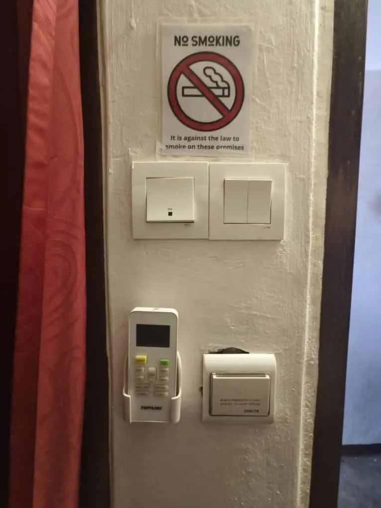 air conditioner in Red Inn Court