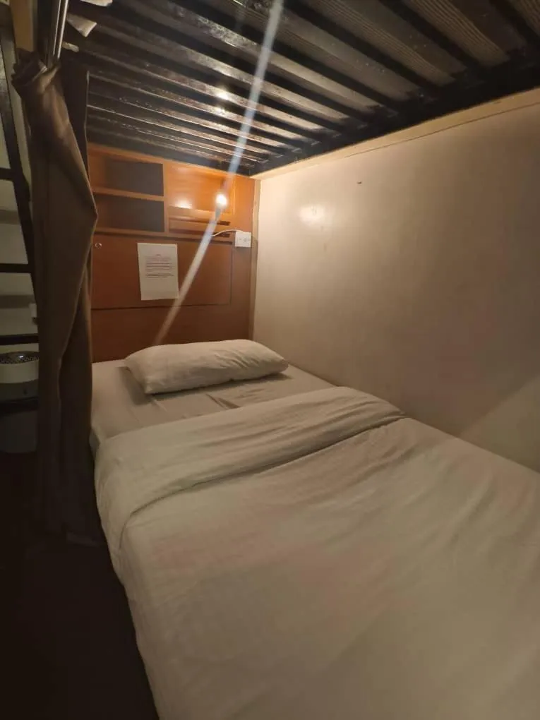 Bed in Red Inn Court