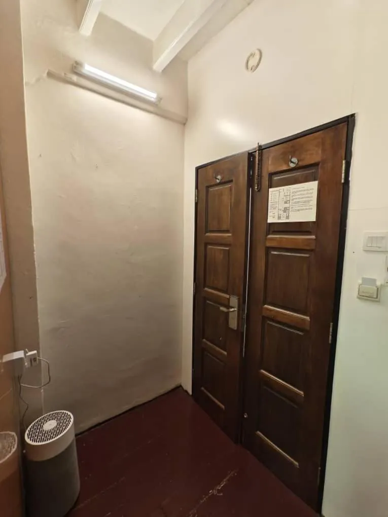 Bedroom in Red Inn Court