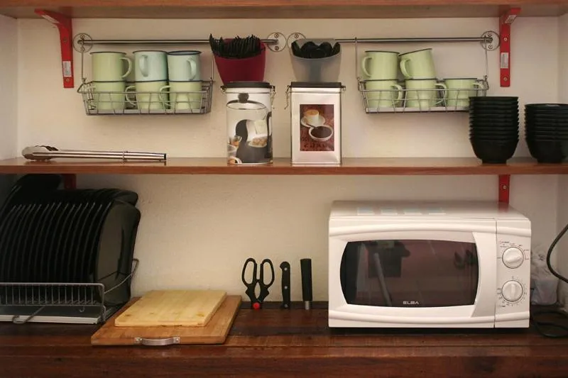 Kitchen or kitchenette in Red Inn Court