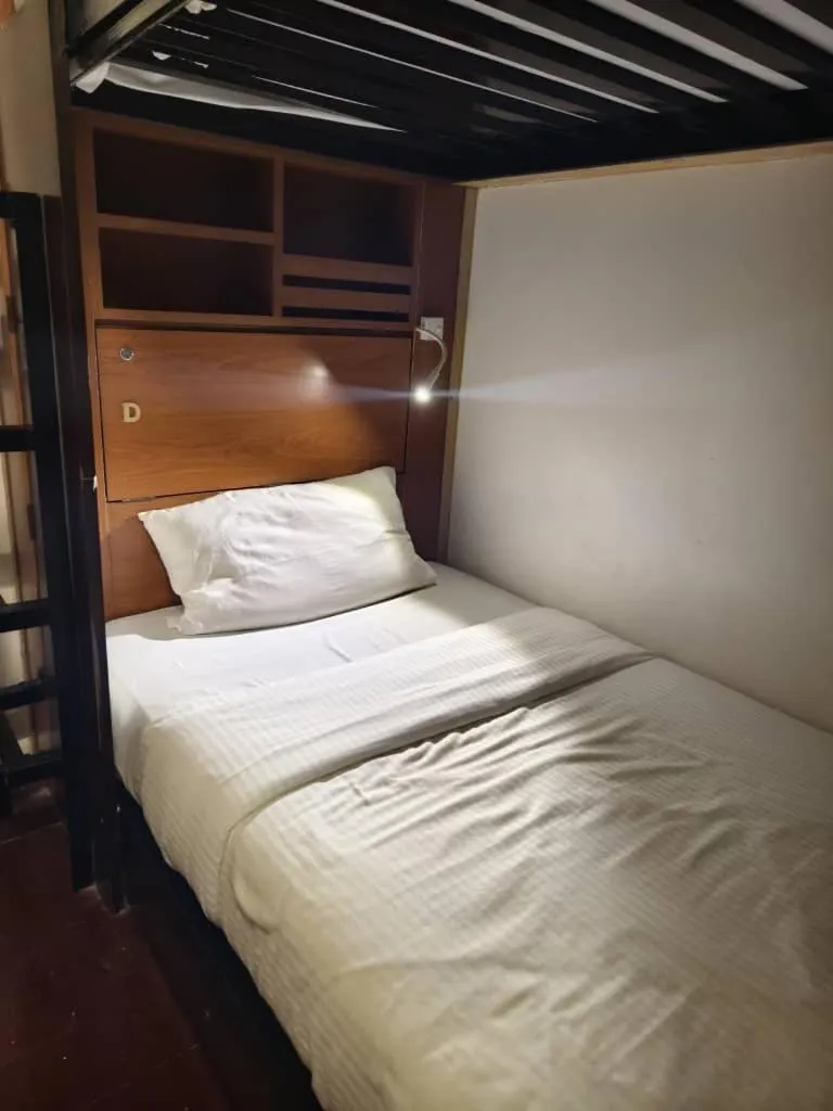 Bed in Red Inn Court