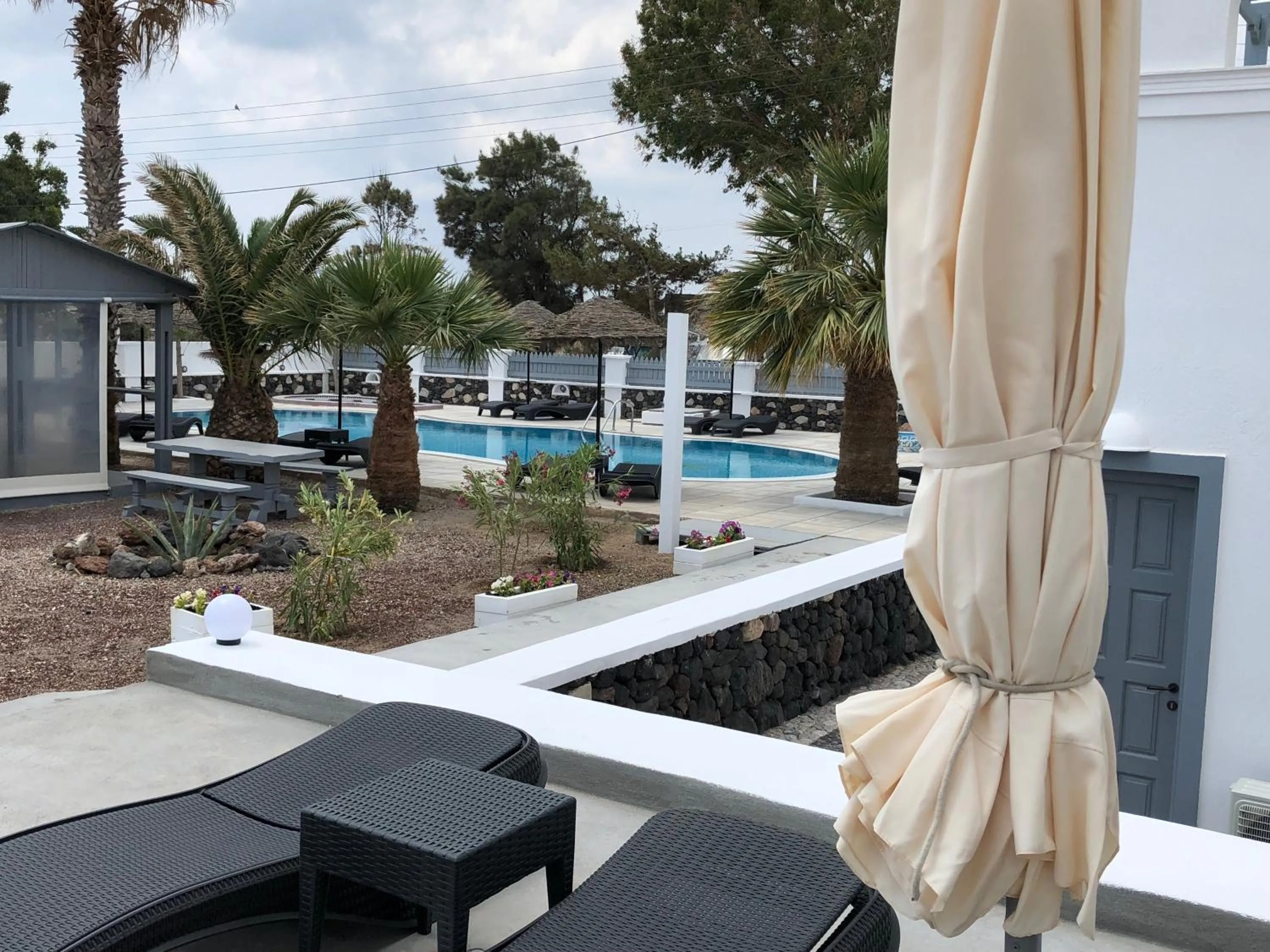 Black Coast Santorini