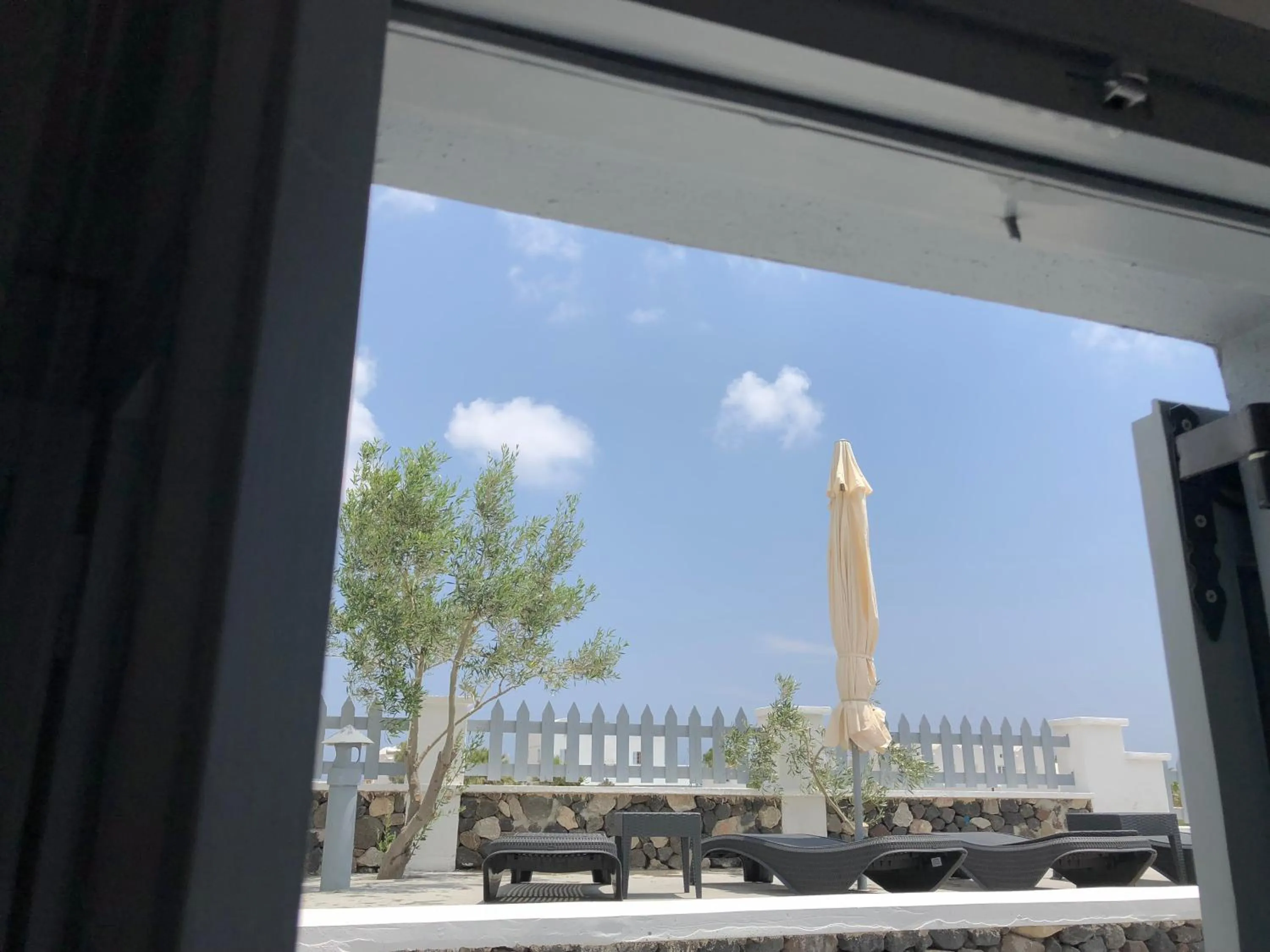 Black Coast Santorini