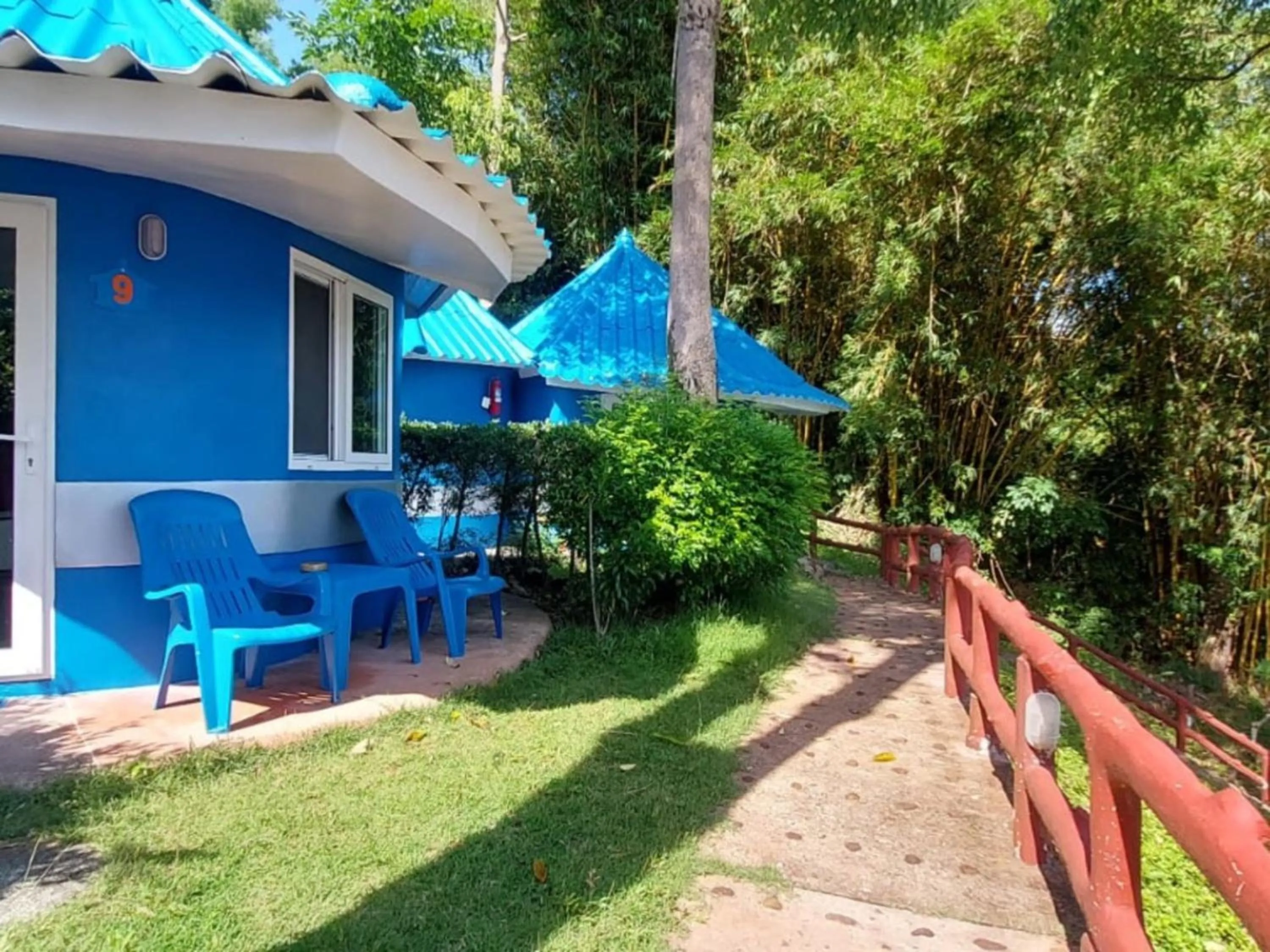 Garden view in Koh Mak Buri Hut Natural Resort