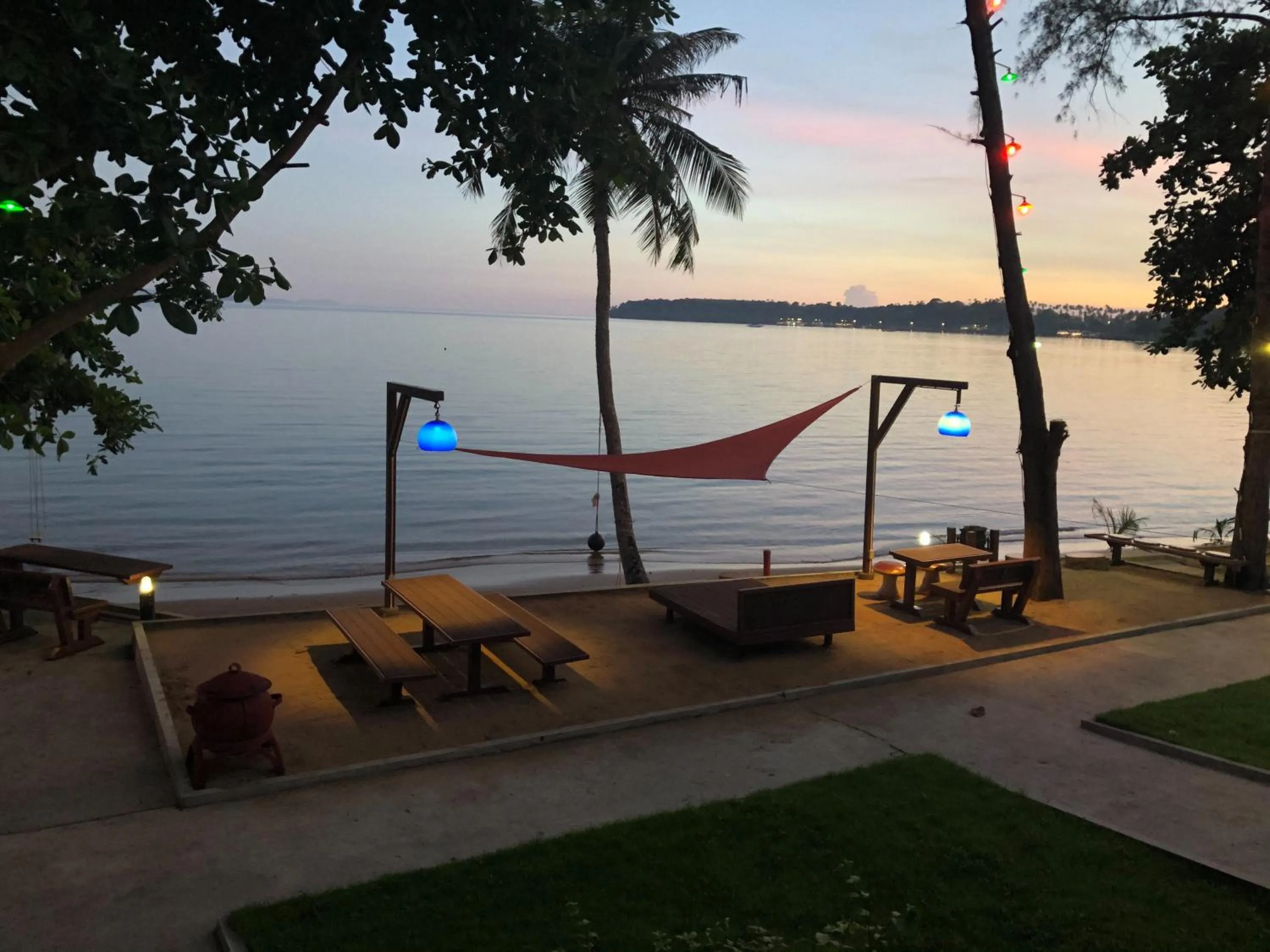 Restaurant/places to eat in Koh Mak Buri Hut Natural Resort