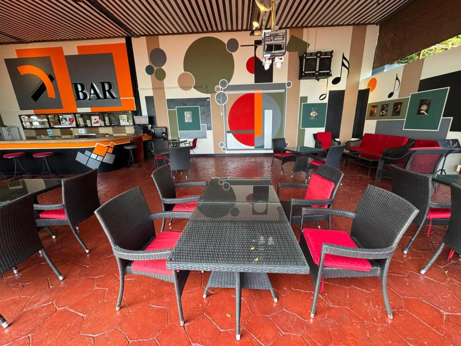 Restaurant/places to eat in Koh Mak Buri Hut Natural Resort