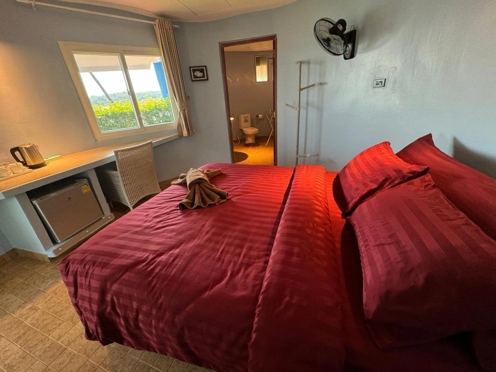 Bedroom, Bed in Koh Mak Buri Hut Natural Resort