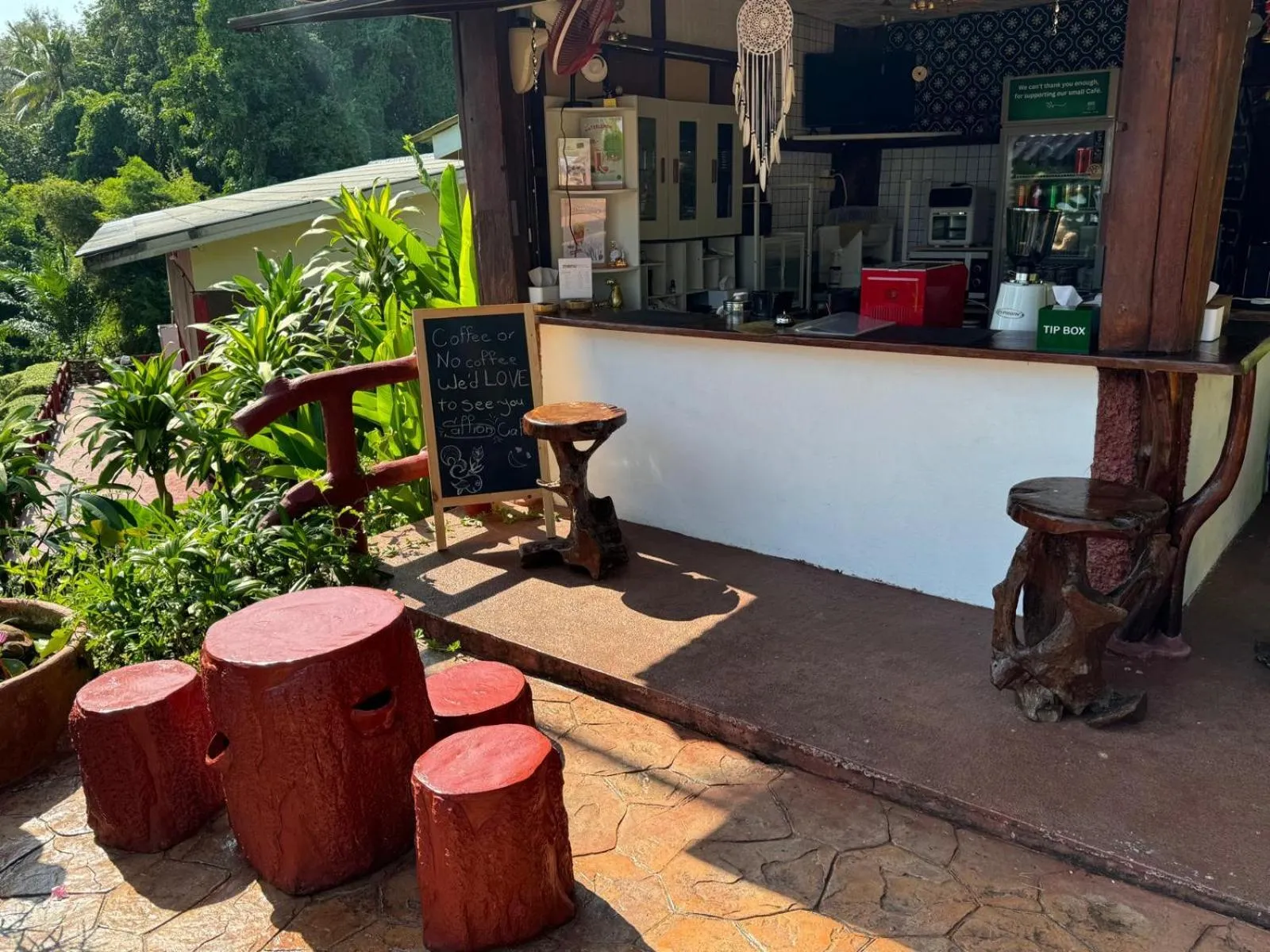 Restaurant/places to eat in Koh Mak Buri Hut Natural Resort