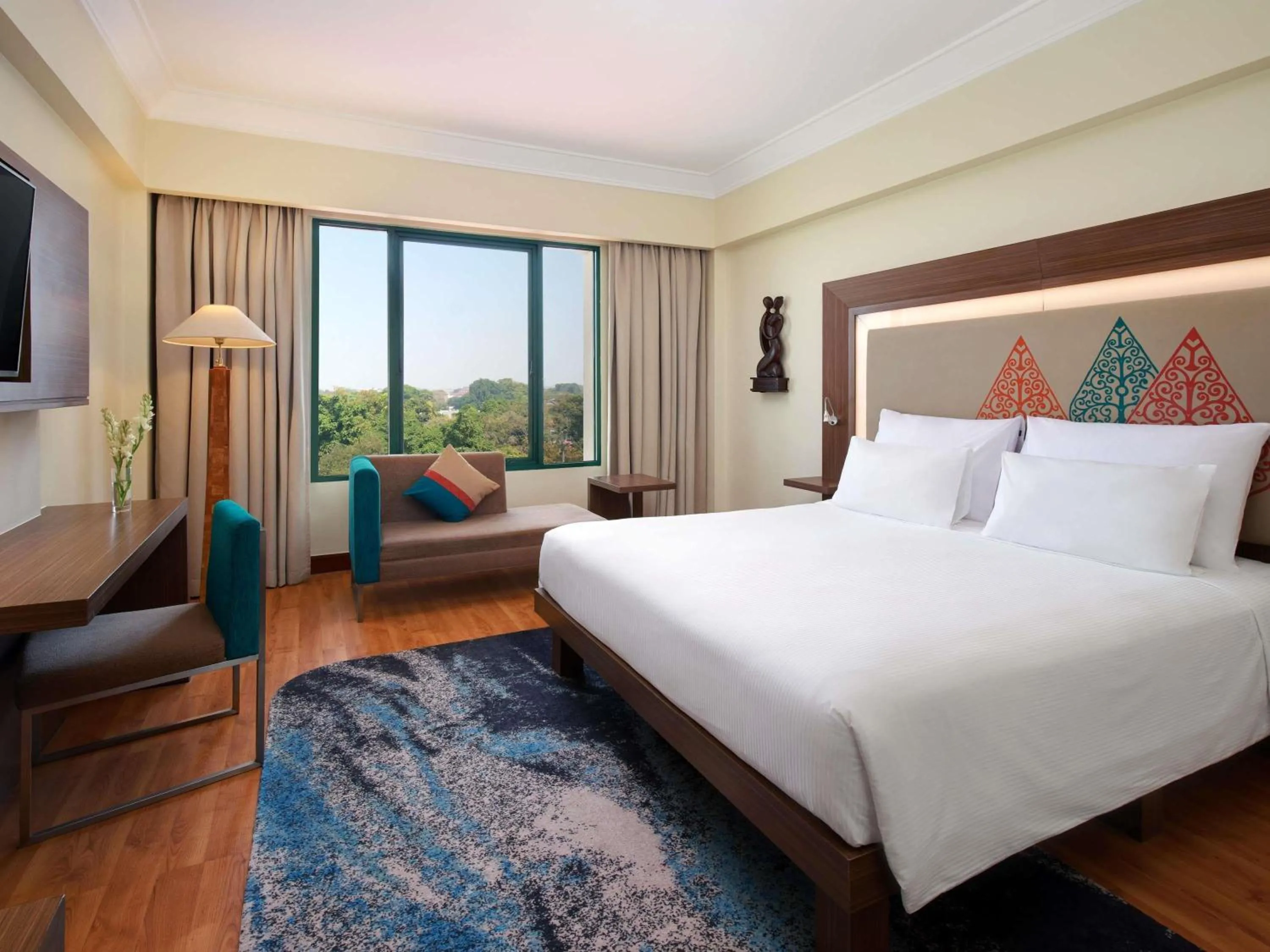 Bedroom, Bed in Novotel Solo