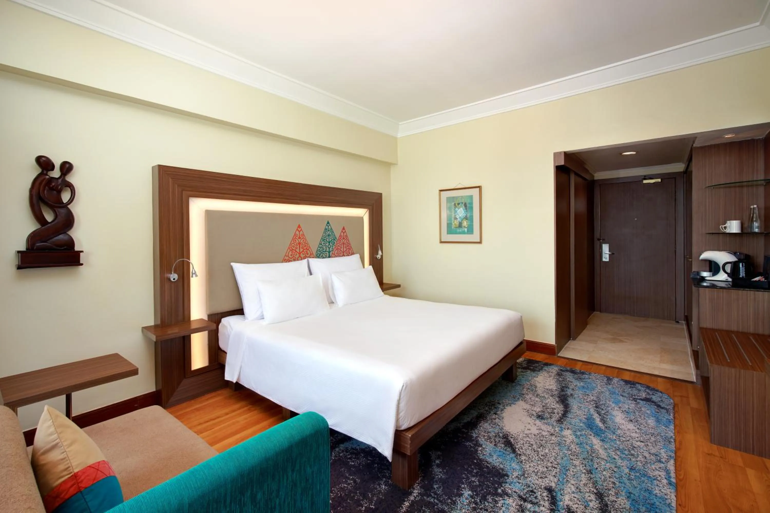 Bedroom, Bed in Novotel Solo