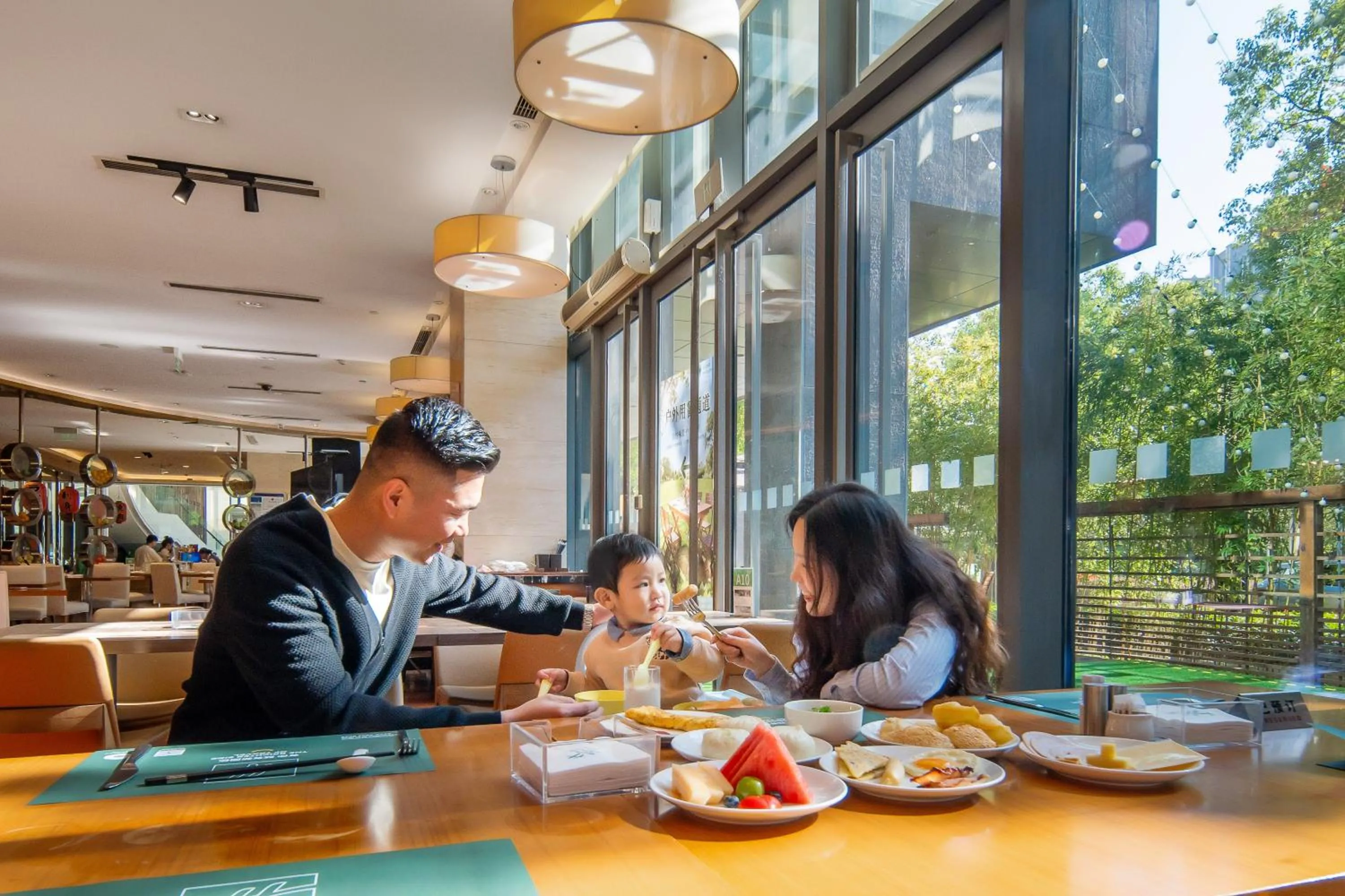Restaurant/places to eat in Holiday Inn Nantong Oasis International by IHG