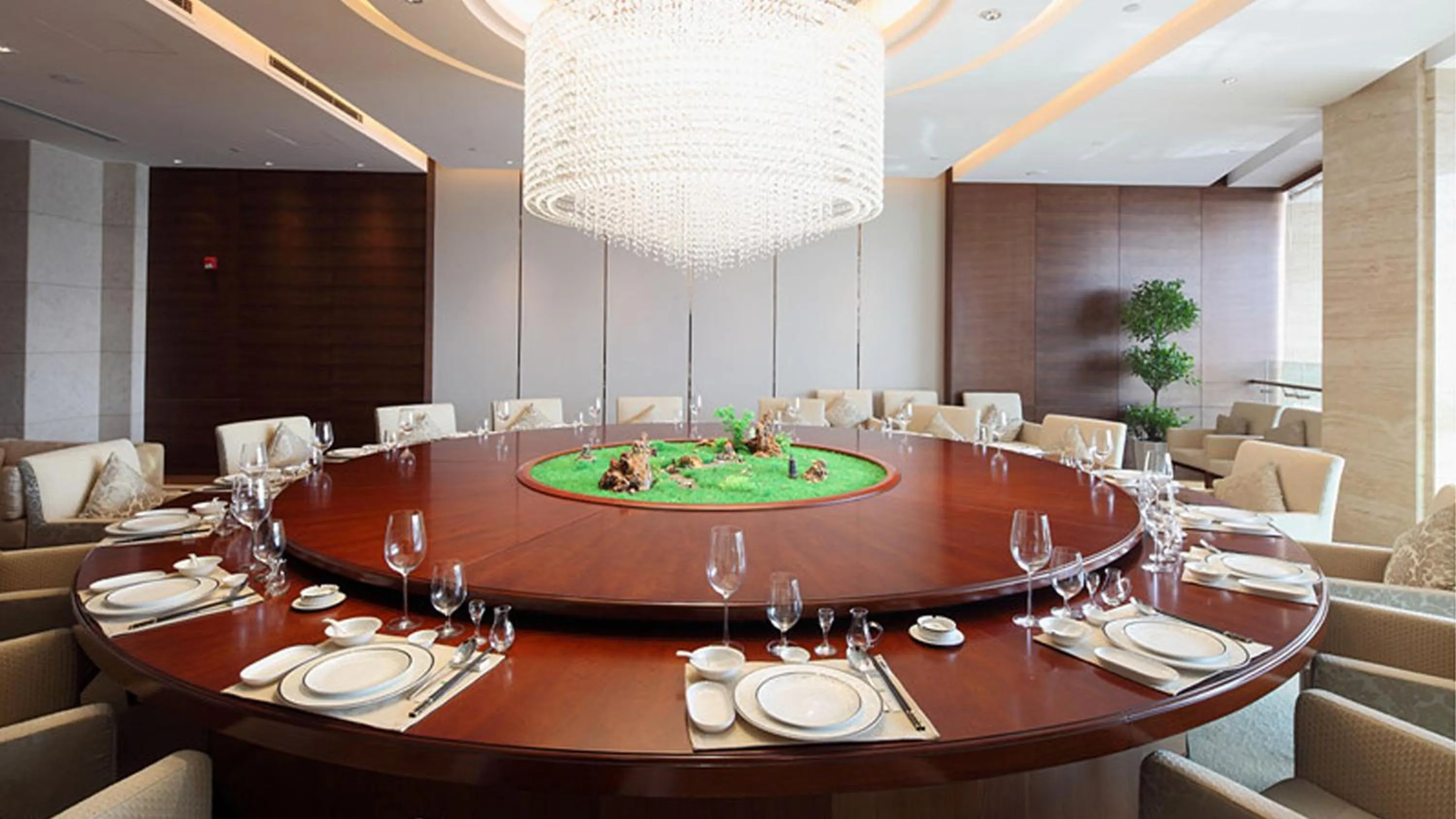 Restaurant/places to eat in Holiday Inn Nantong Oasis International by IHG
