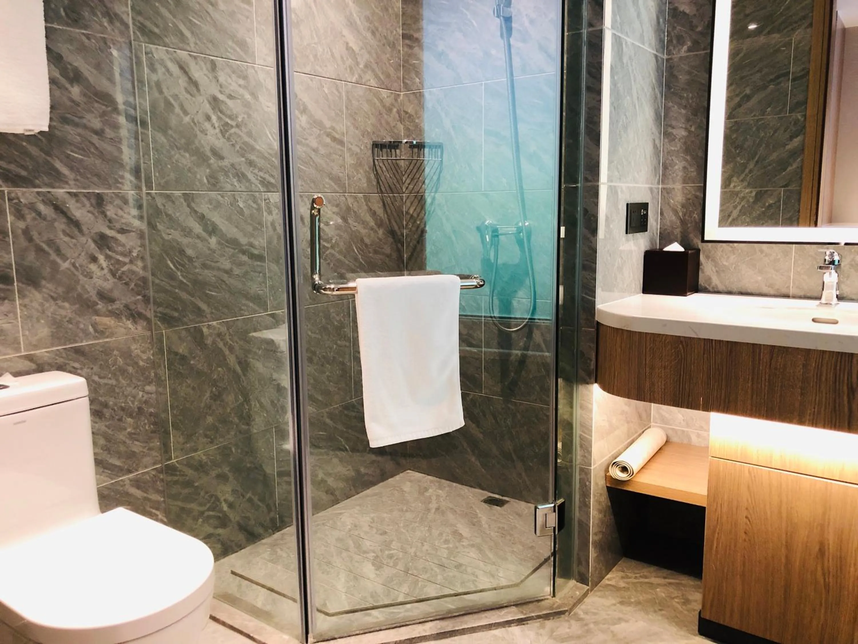 Bedroom in Holiday Inn Nantong Oasis International by IHG