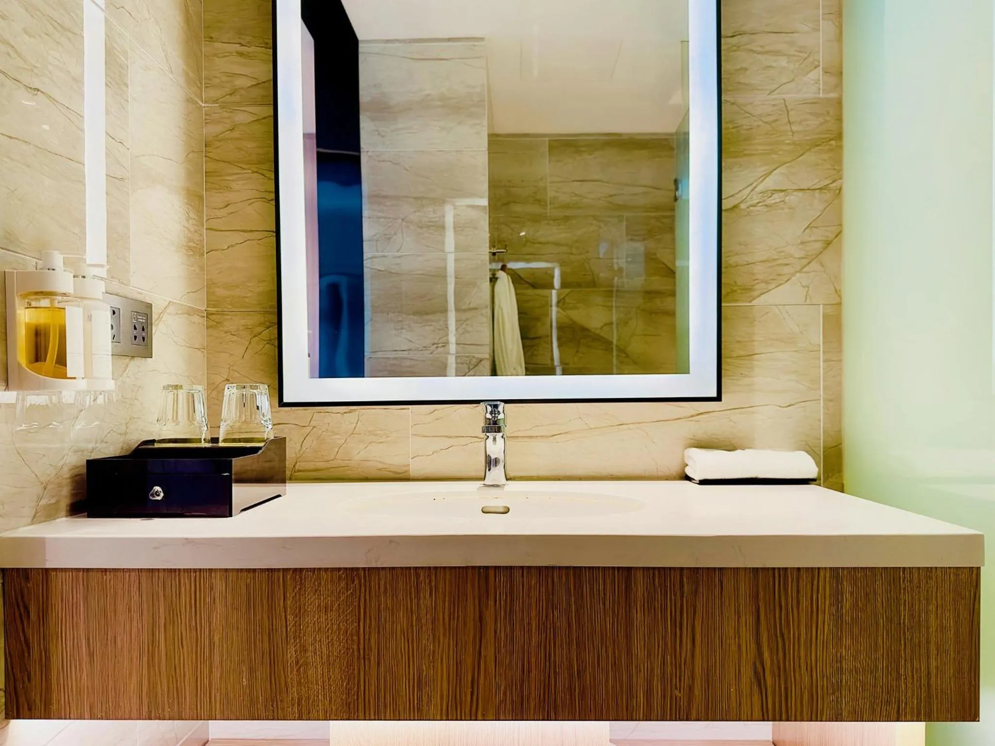 Bedroom in Holiday Inn Nantong Oasis International by IHG