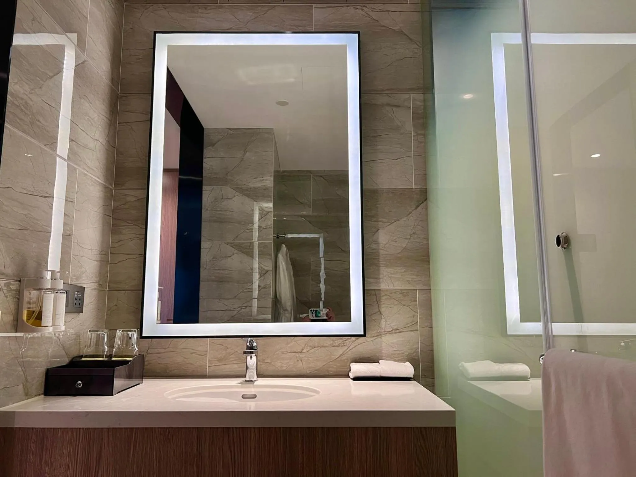 Bedroom in Holiday Inn Nantong Oasis International by IHG