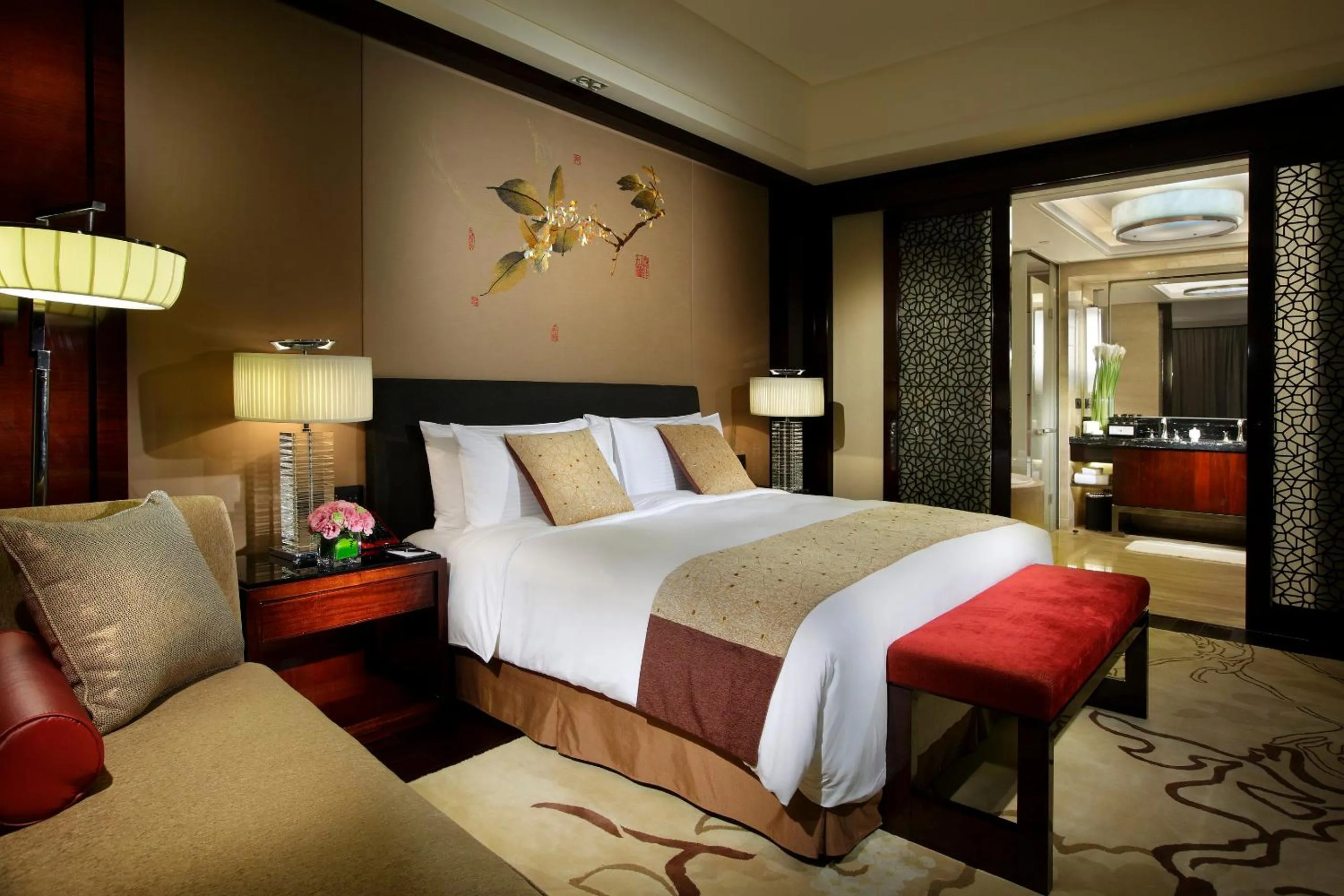 Photo of the whole room, Bed in Crowne Plaza Chengdu Panda Garden by IHG