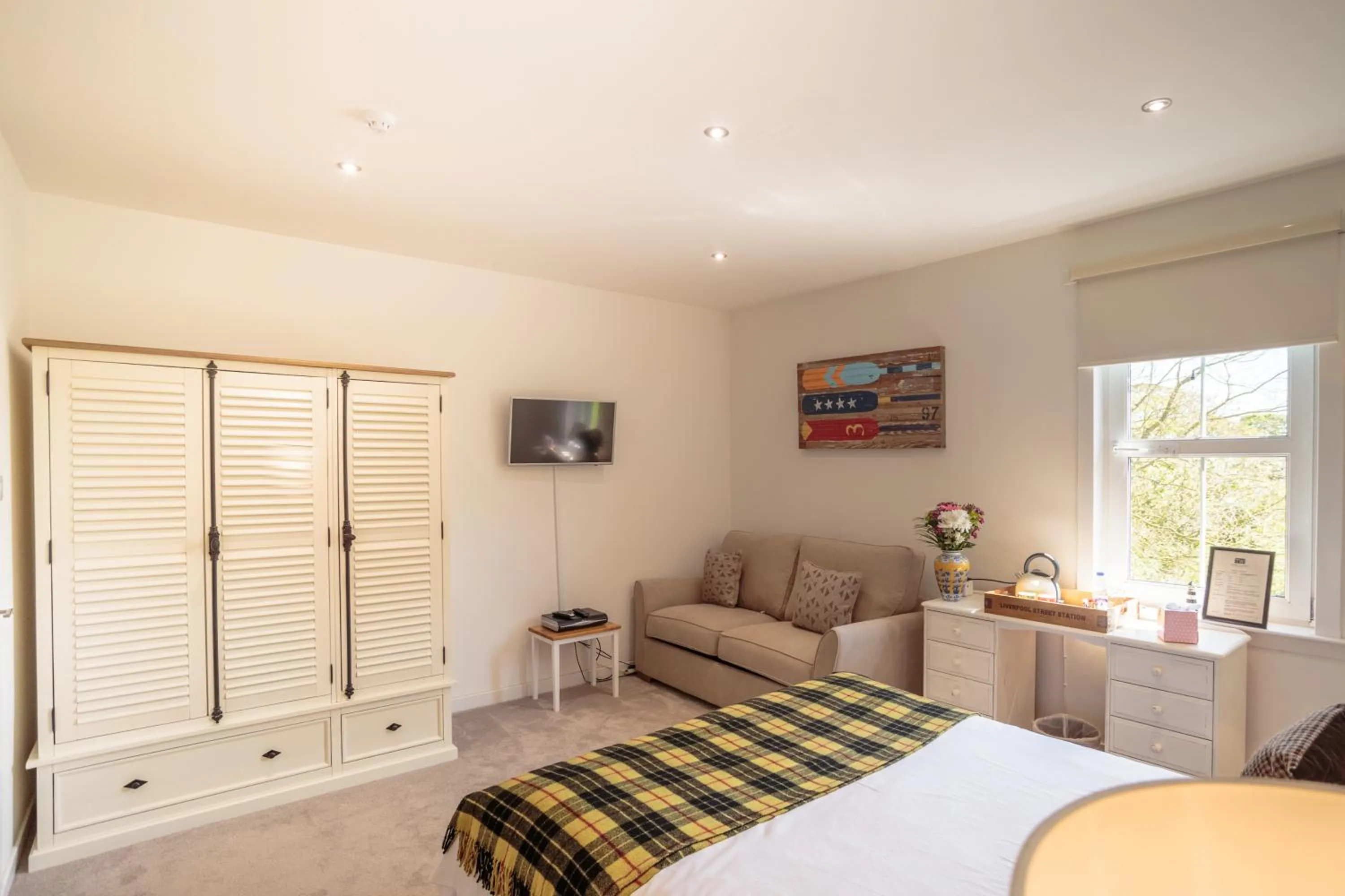 Photo of the whole room in Torrs Warren Country House Hotel