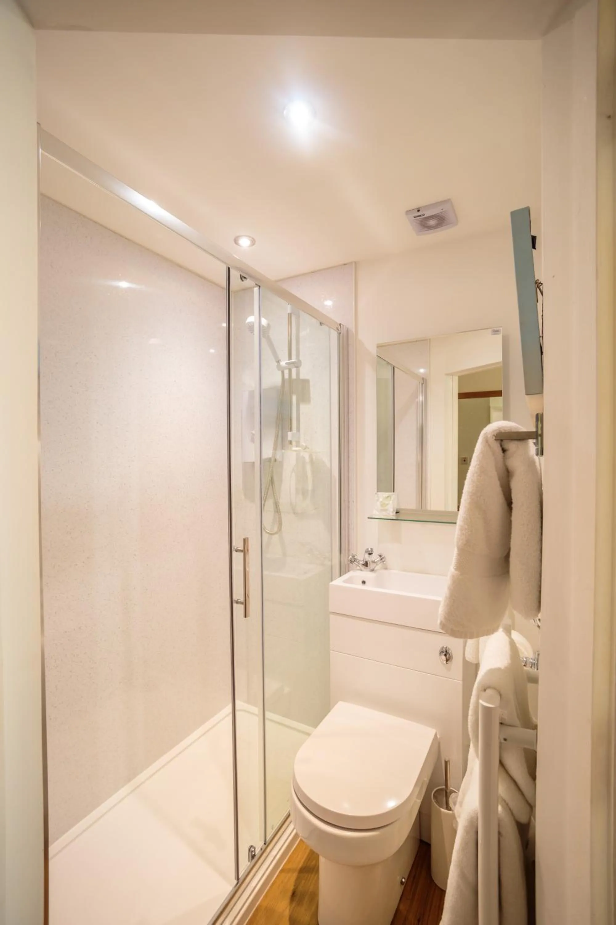 Photo of the whole room in Torrs Warren Country House Hotel