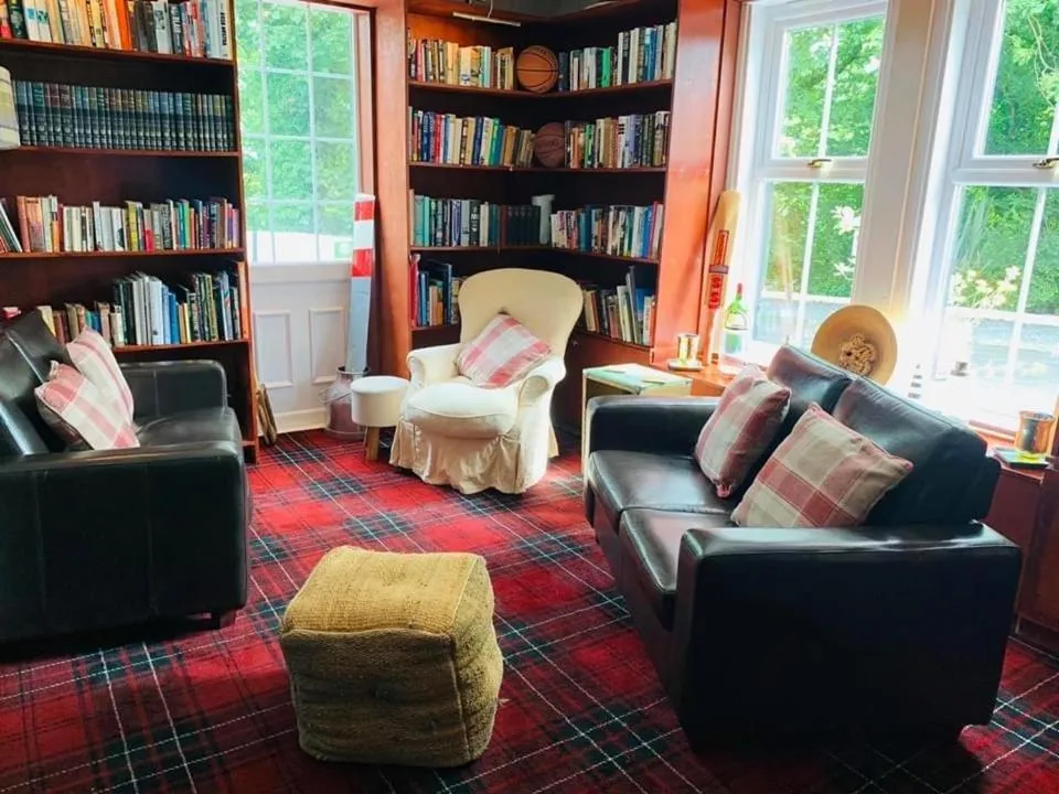 Lounge or bar in Torrs Warren Country House Hotel