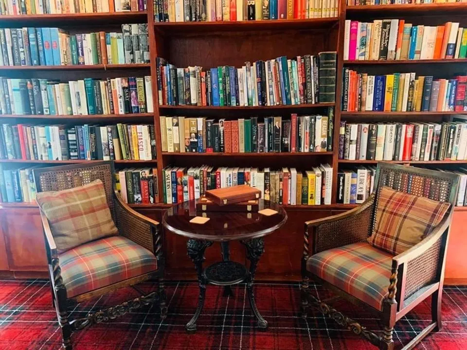 Library in Torrs Warren Country House Hotel