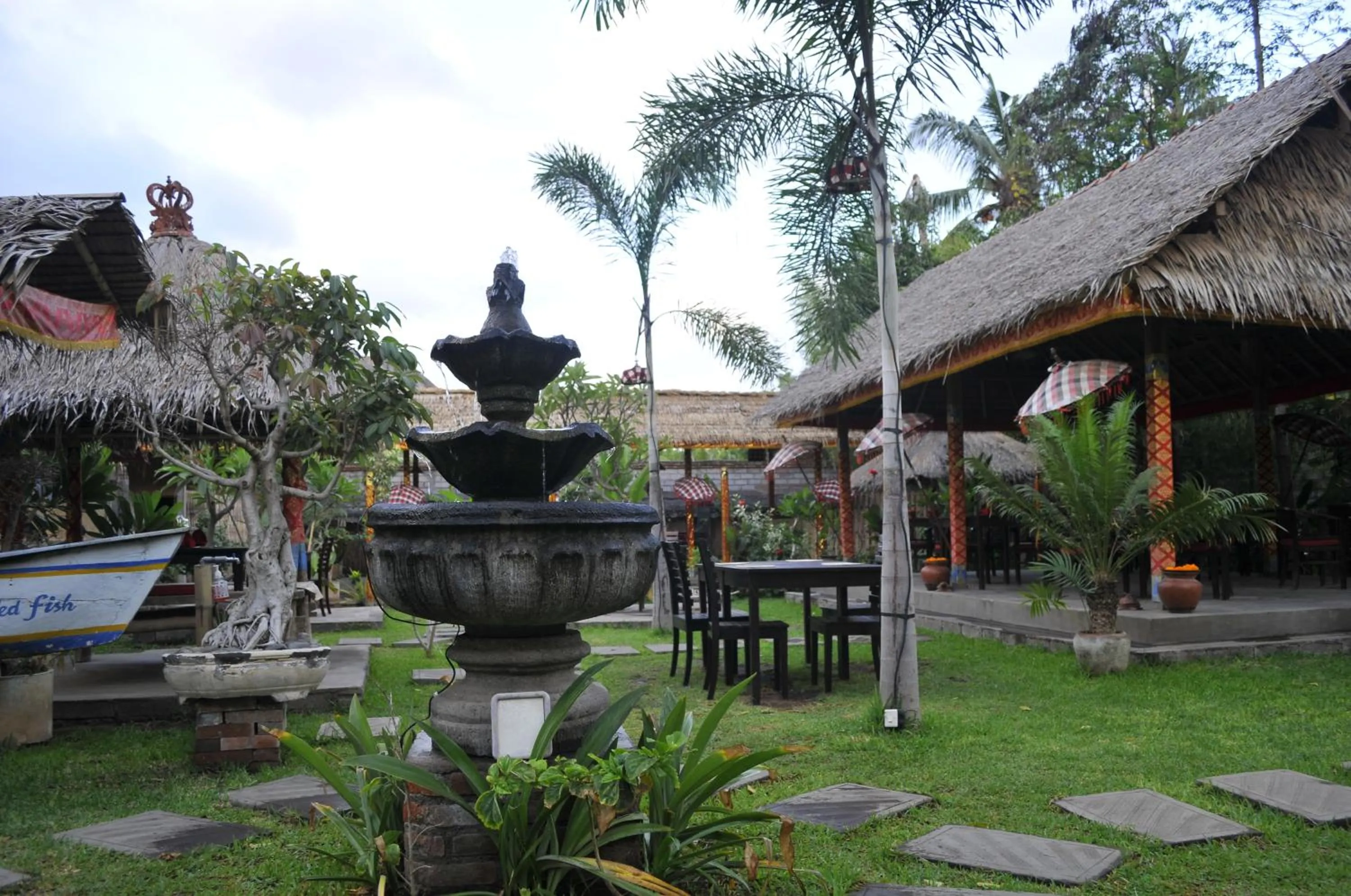 Restaurant/places to eat in Tirta Sari Bungalow