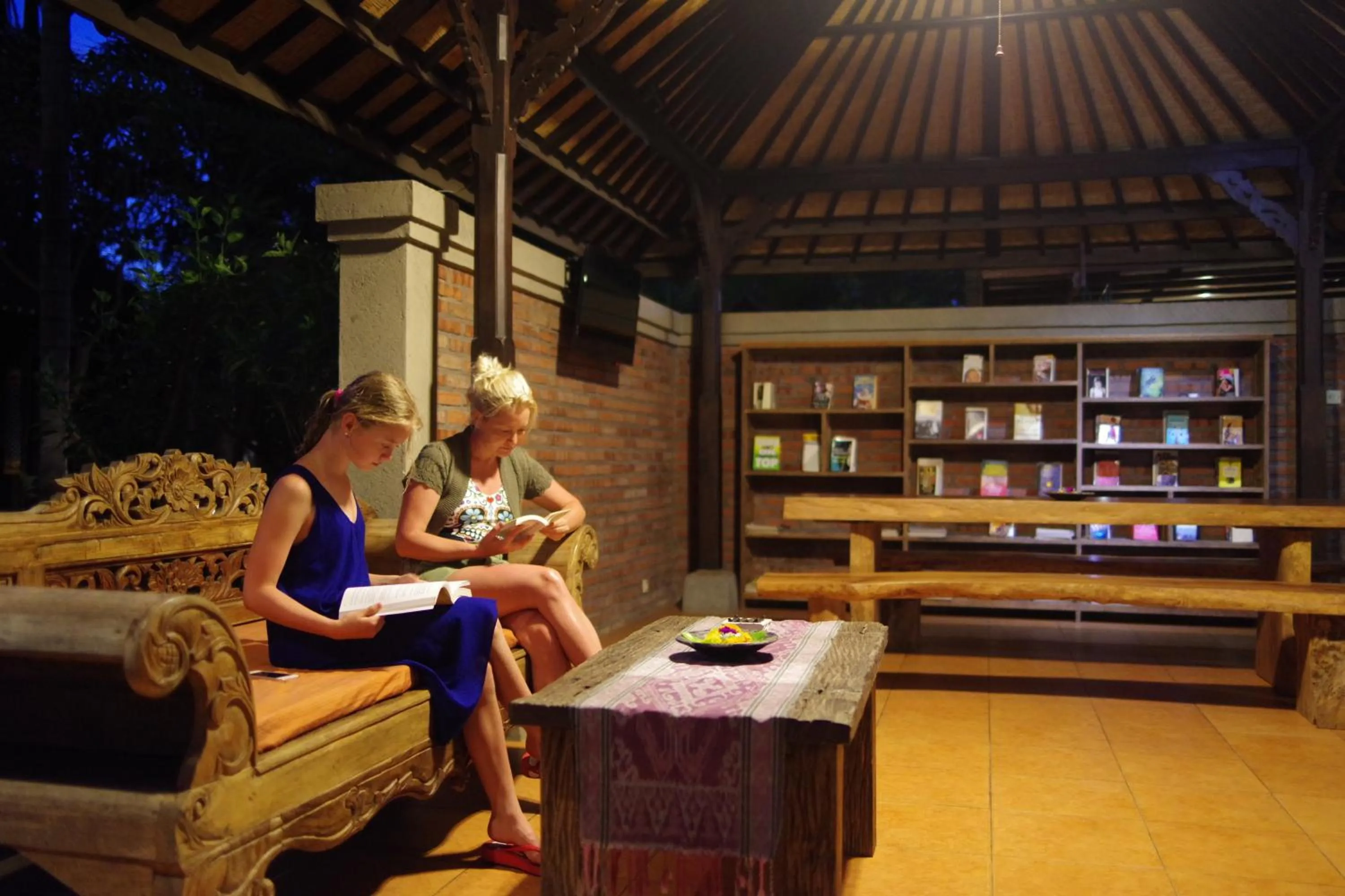 Library in Tirta Sari Bungalow