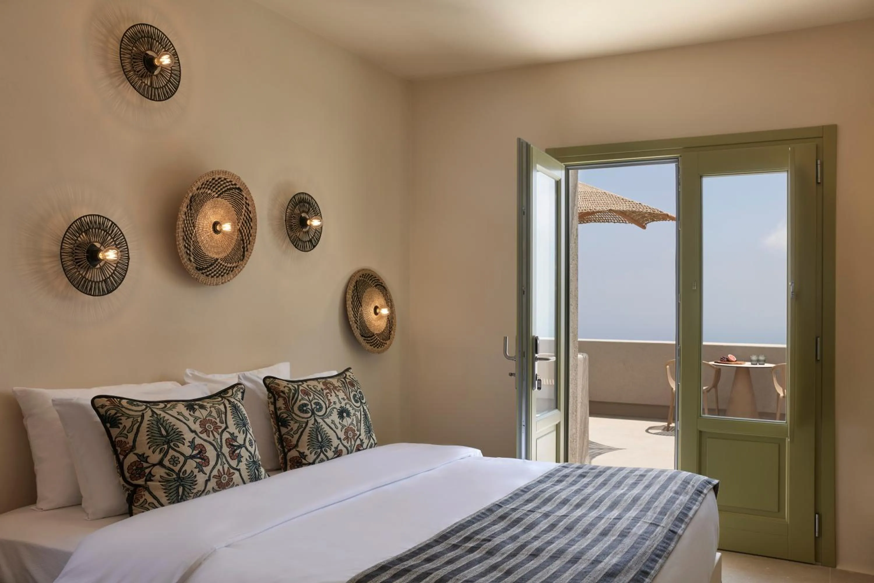 Bedroom, Bed in Aeon Suites - Adults Only