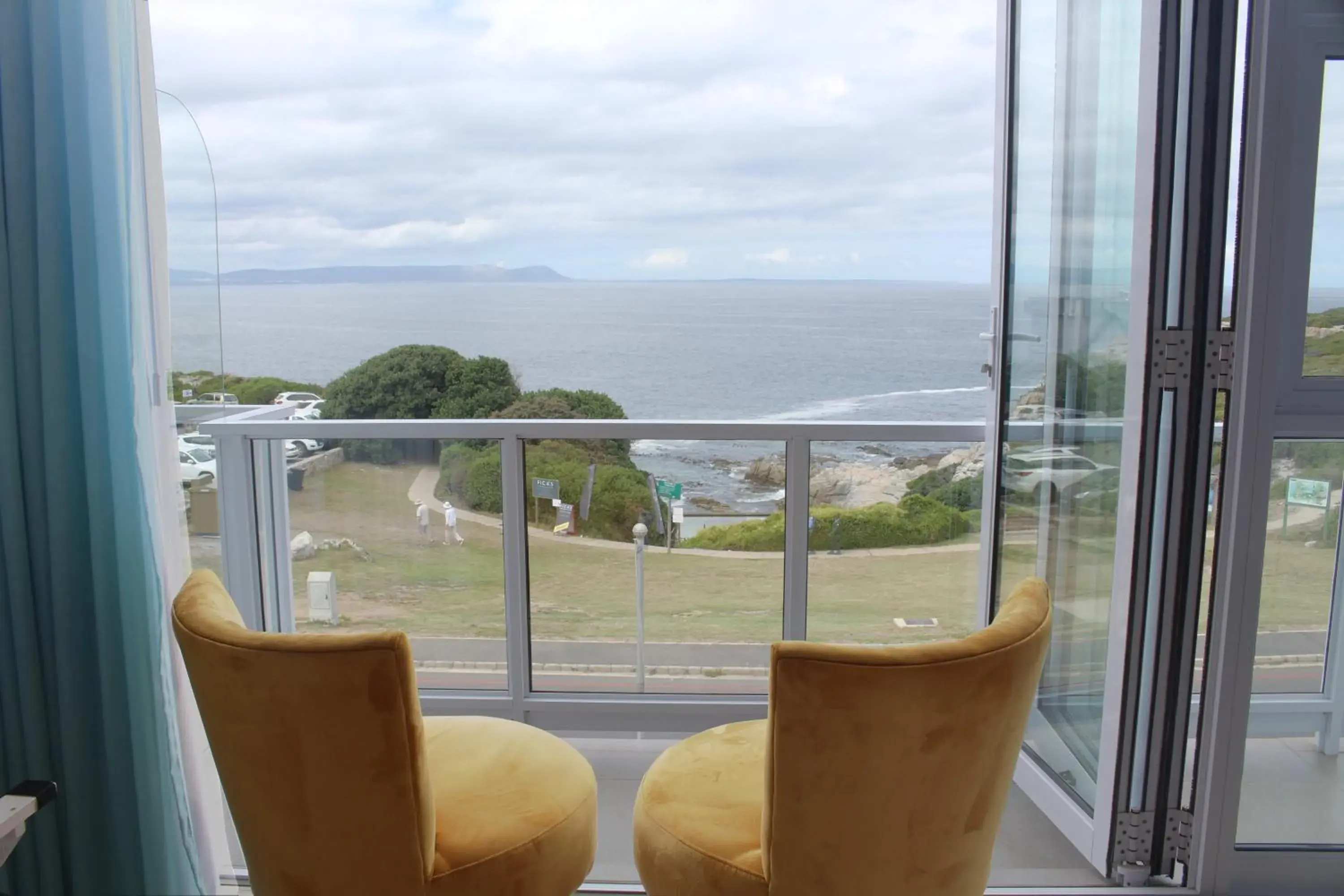 Honeymoon Suite in Hermanus Boutique Guest House Honeymoon Suite in Hermanus Boutique Guest House