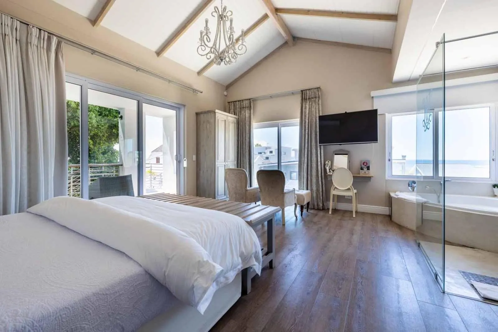 Bedroom, Bed in Hermanus Boutique Guest House