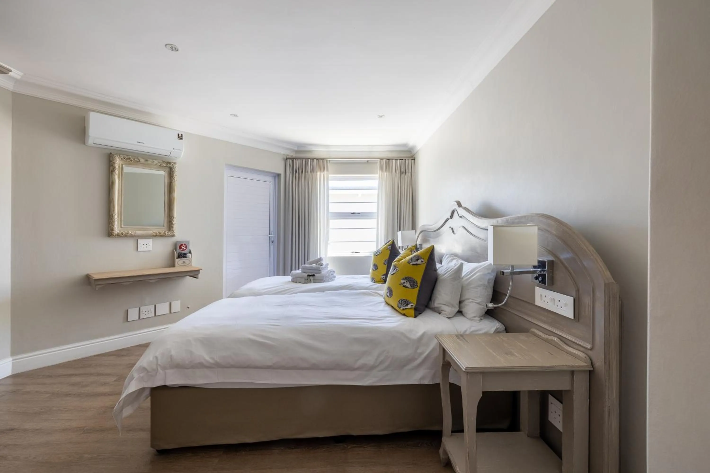 Photo of the whole room, Bed in Hermanus Boutique Guest House