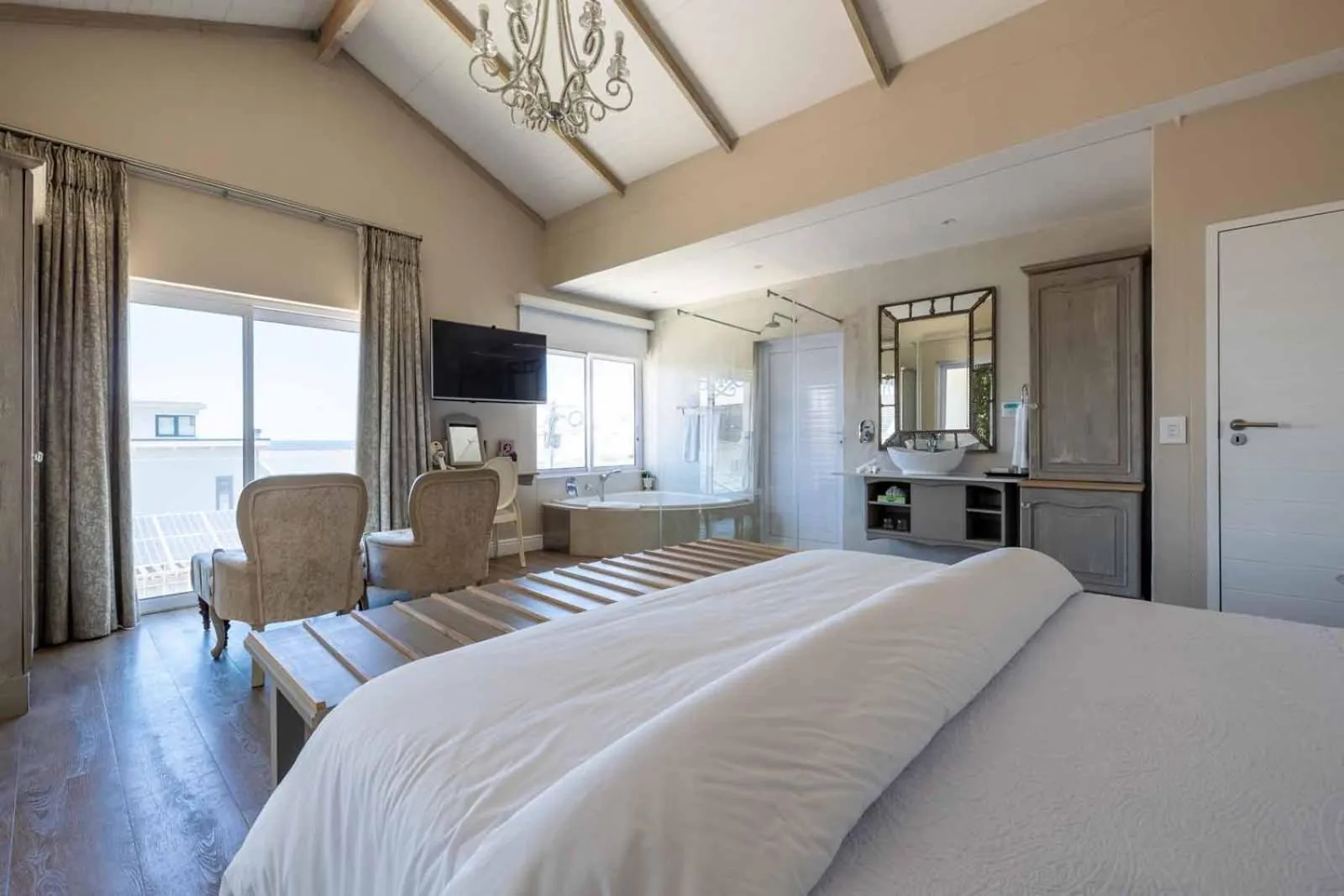 Bedroom, Bed in Hermanus Boutique Guest House