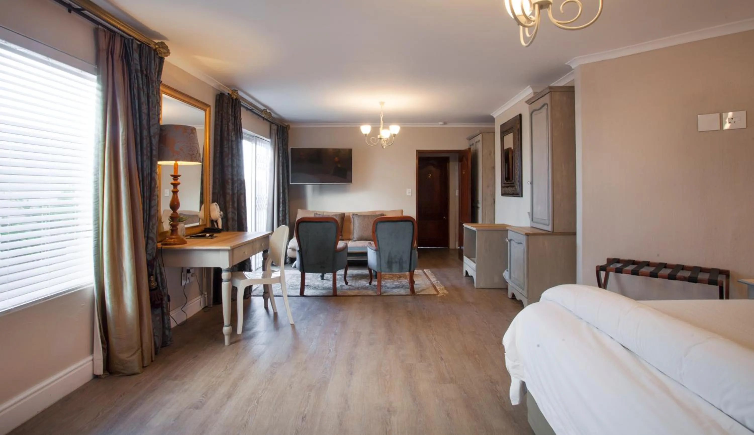 Photo of the whole room, Bed in Hermanus Boutique Guest House