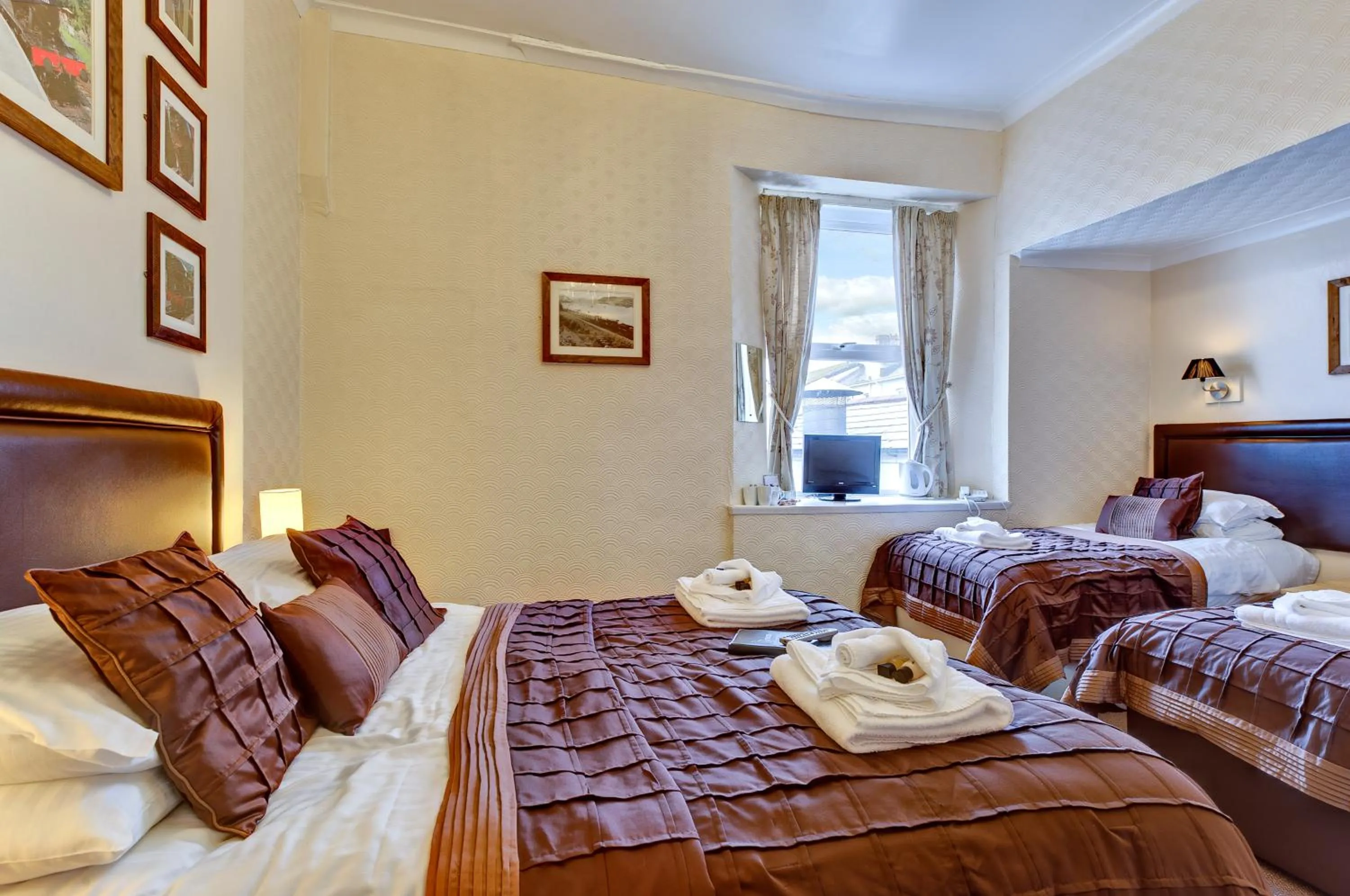 Bedroom, Bed in The Downs, Babbacombe