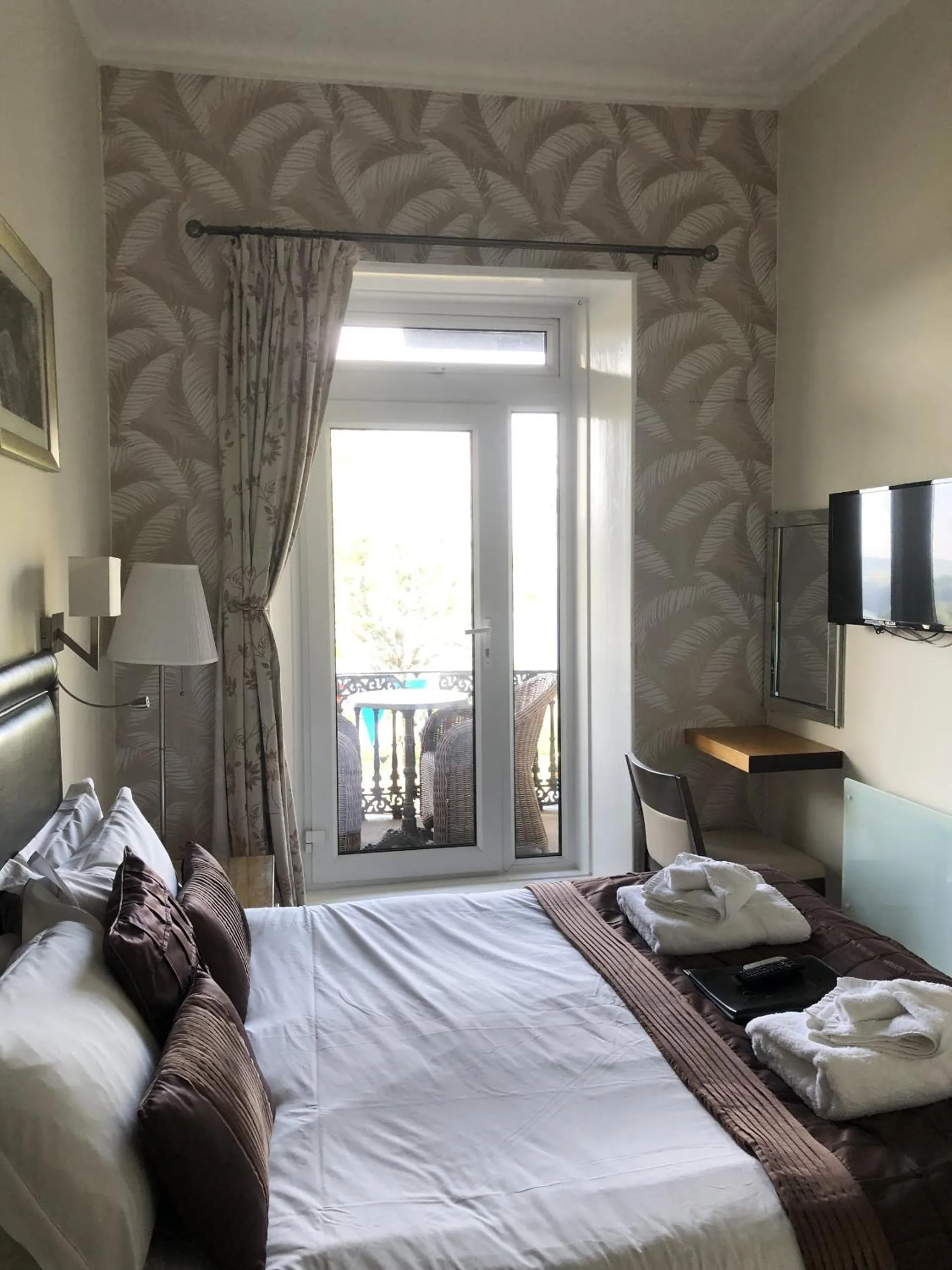 Bedroom, Bed in The Downs, Babbacombe